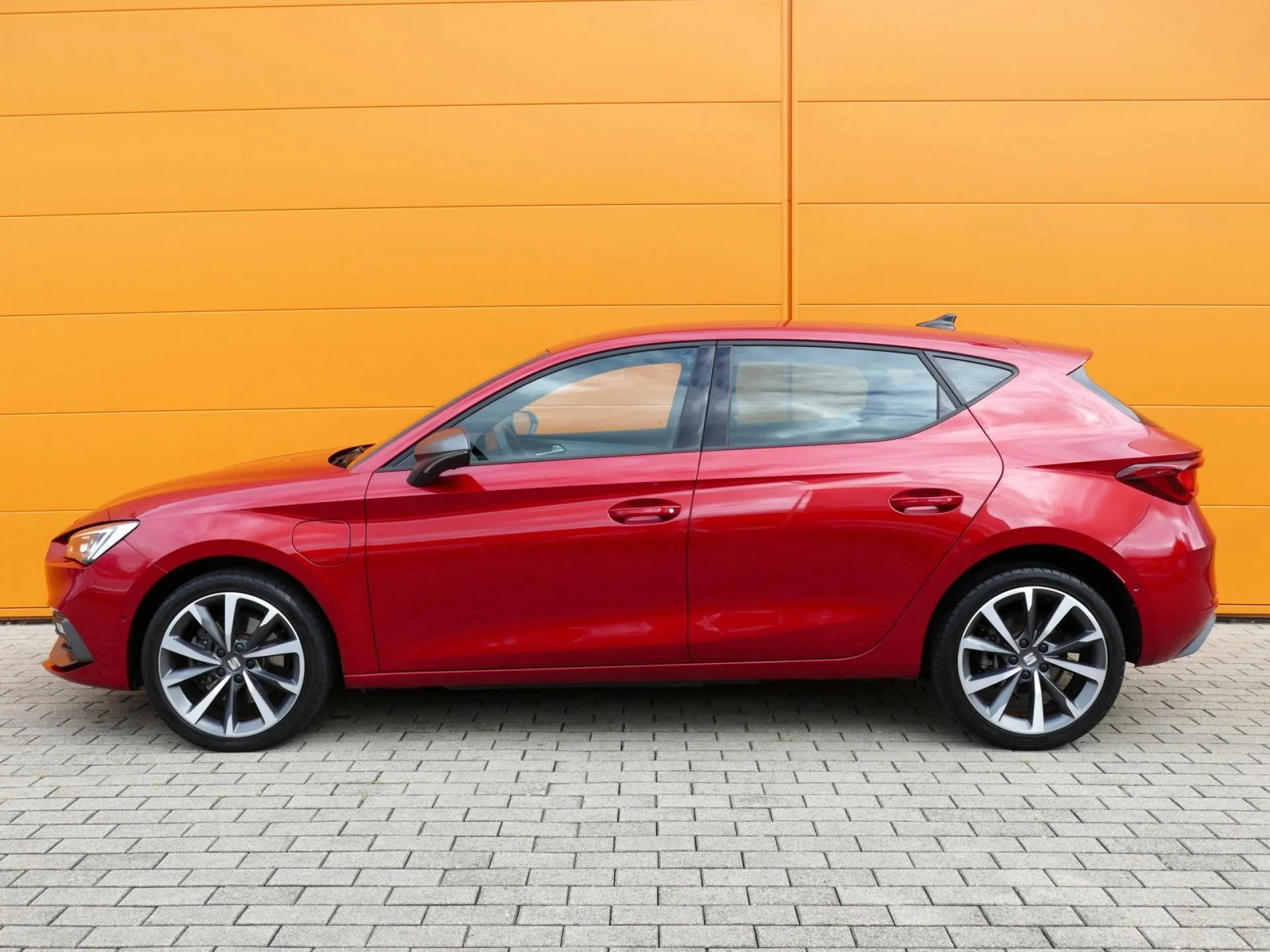 SEAT LEON - Miniature 3 sur 36 - Cliquer pour voir cette photo