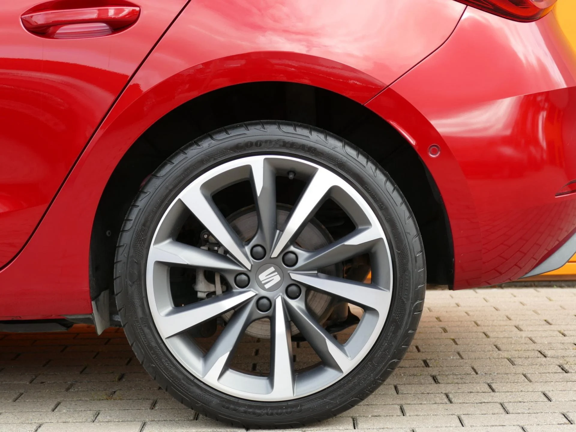 SEAT LEON - Miniature 36 sur 36 - Cliquer pour voir cette photo