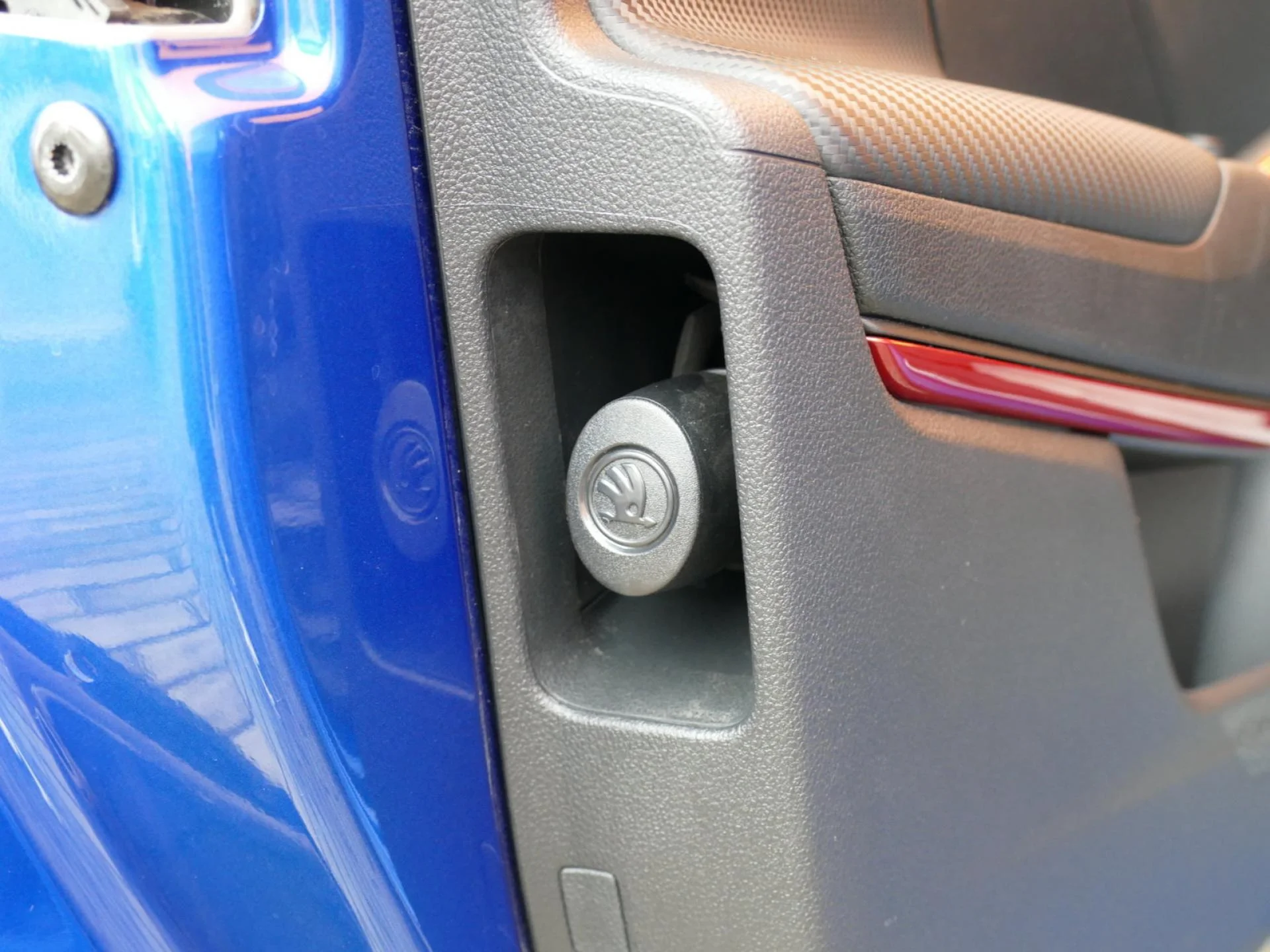 SKODA FABIA - Miniature 21 sur 34 - Cliquer pour voir cette photo