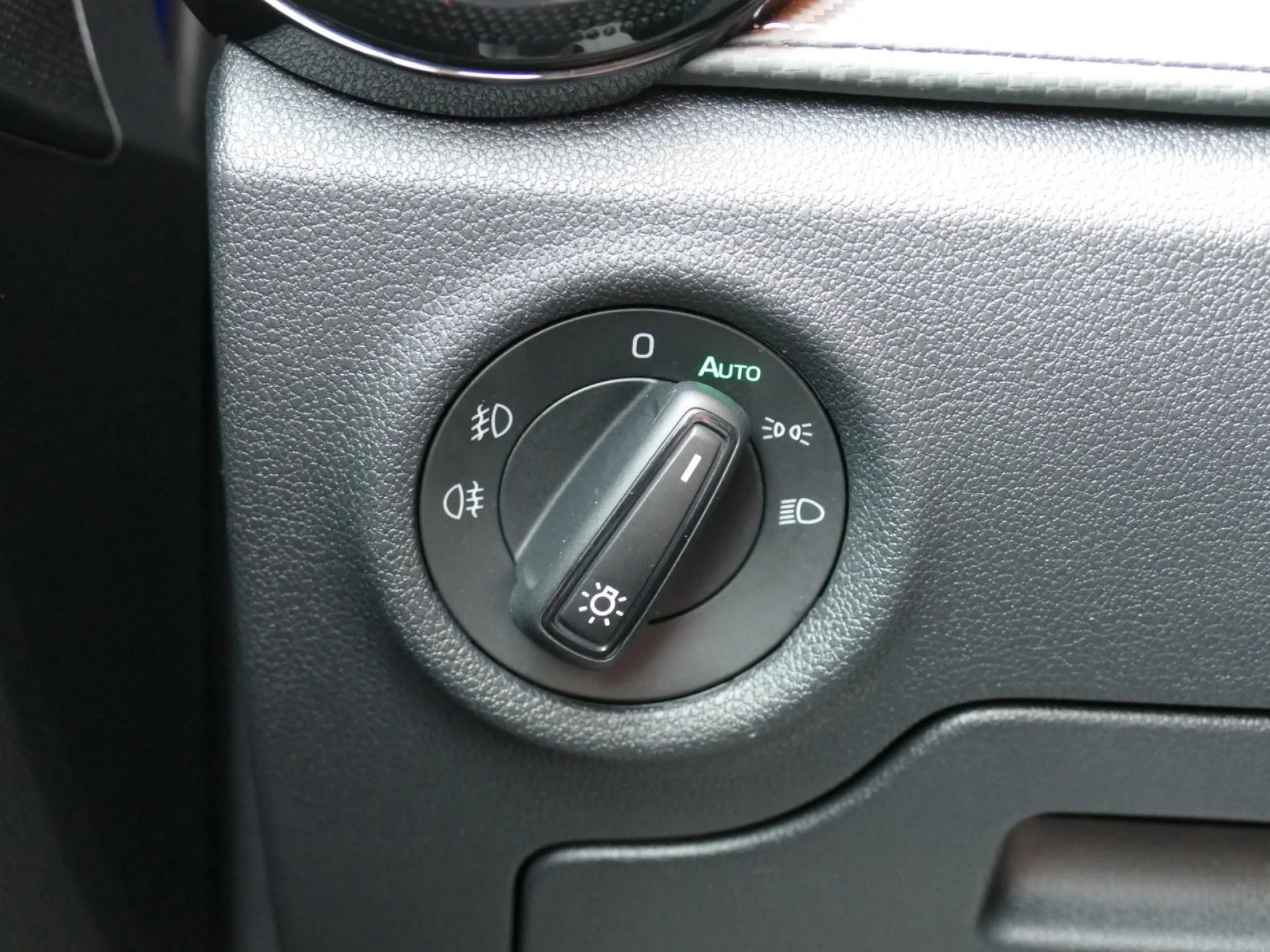 SKODA FABIA - Miniature 18 sur 34 - Cliquer pour voir cette photo