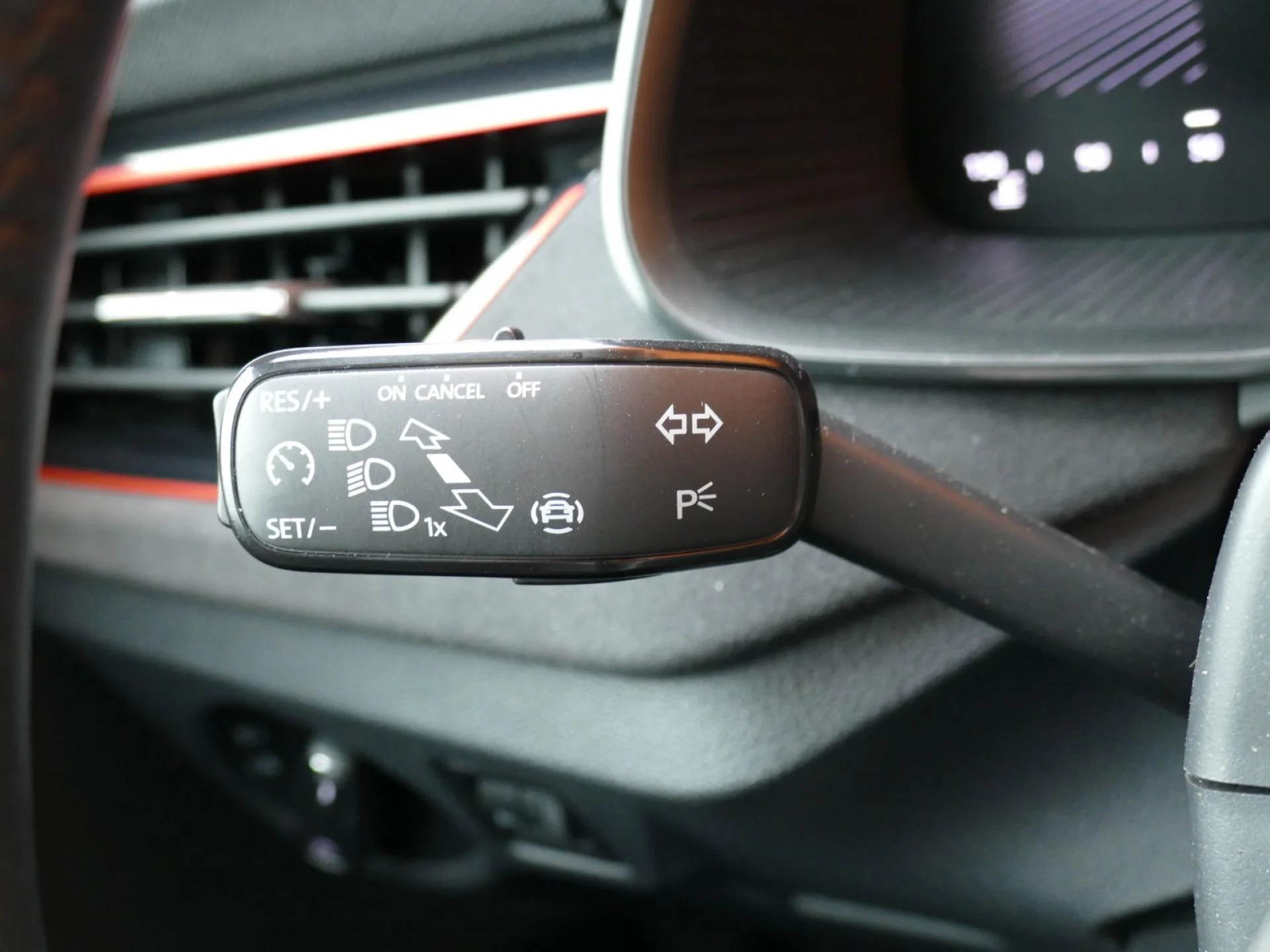 SKODA SCALA - Miniature 26 sur 33 - Cliquer pour voir cette photo