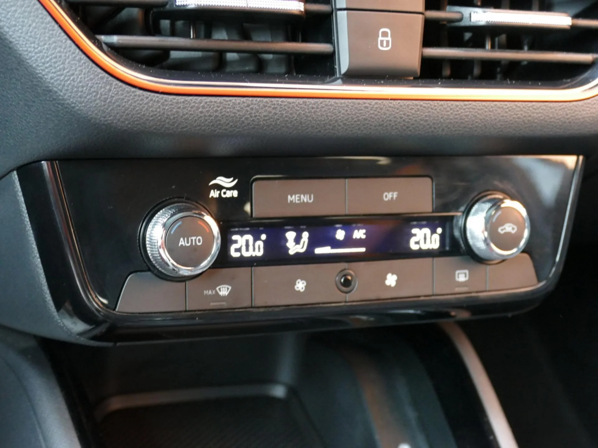 SKODA SCALA - Miniature 15 sur 33 - Cliquer pour voir cette photo