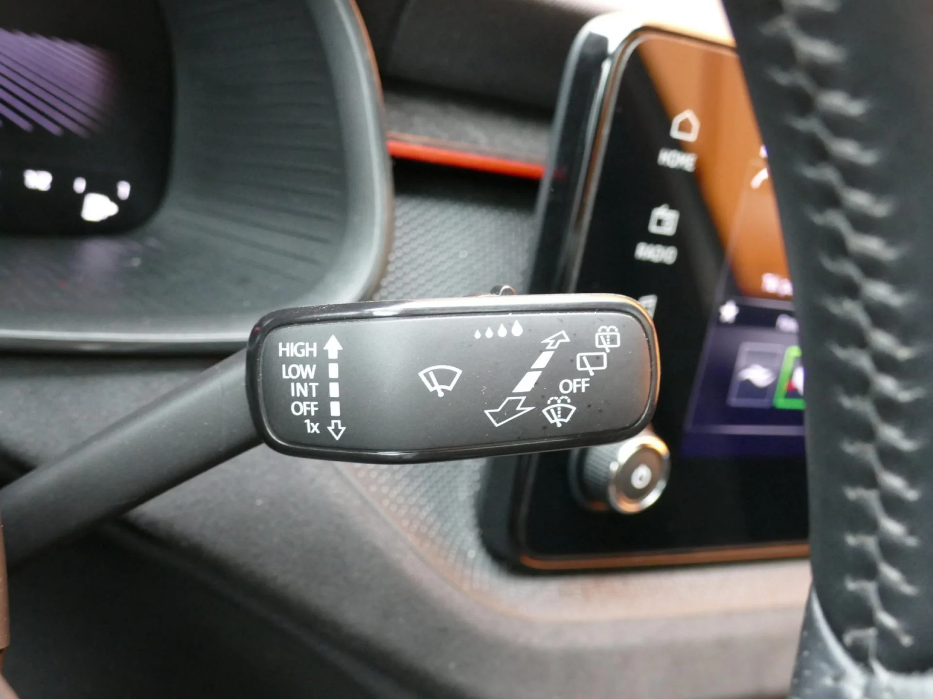 SKODA SCALA - Miniature 27 sur 33 - Cliquer pour voir cette photo