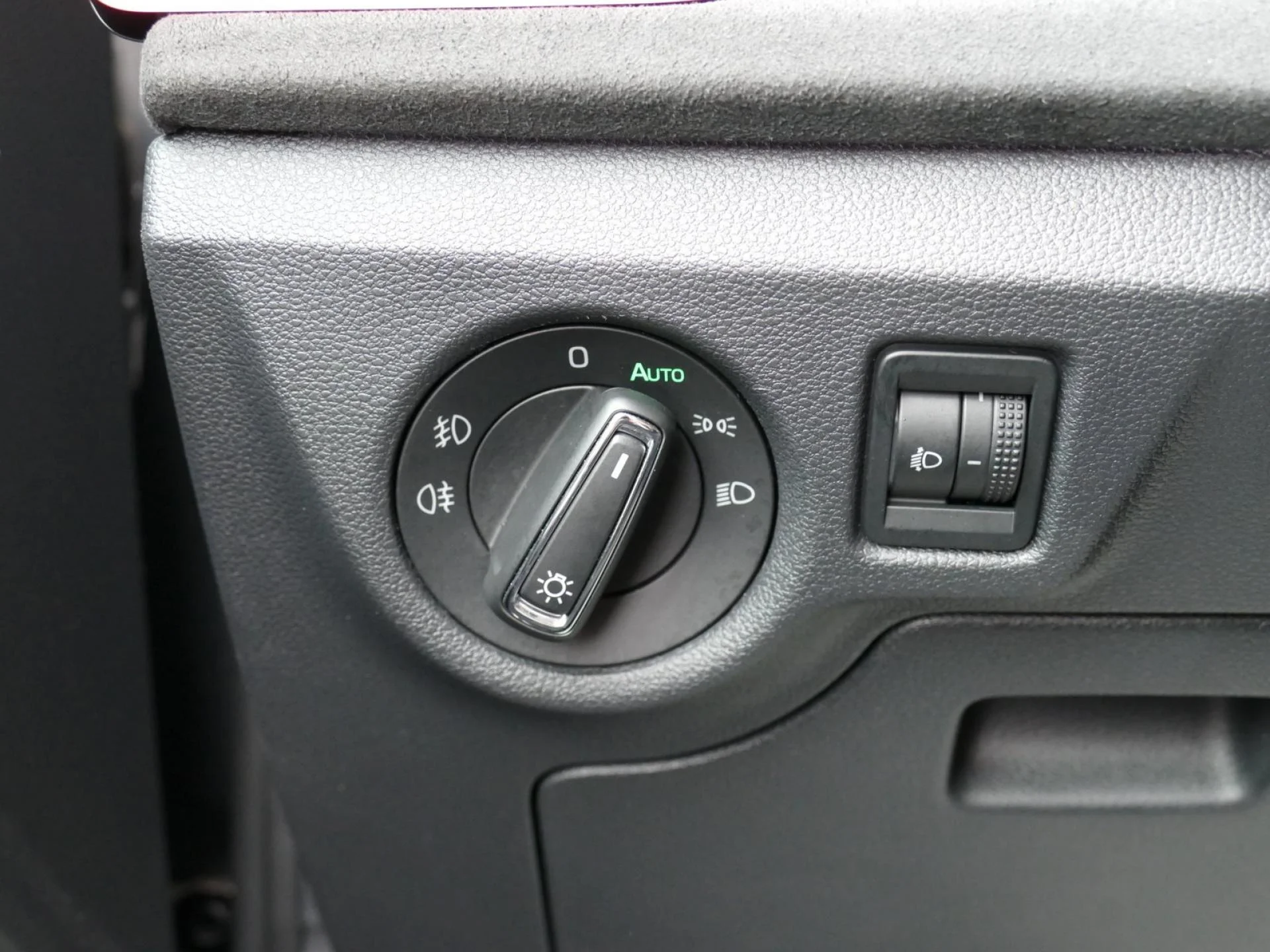 SKODA SCALA - Miniature 19 sur 33 - Cliquer pour voir cette photo