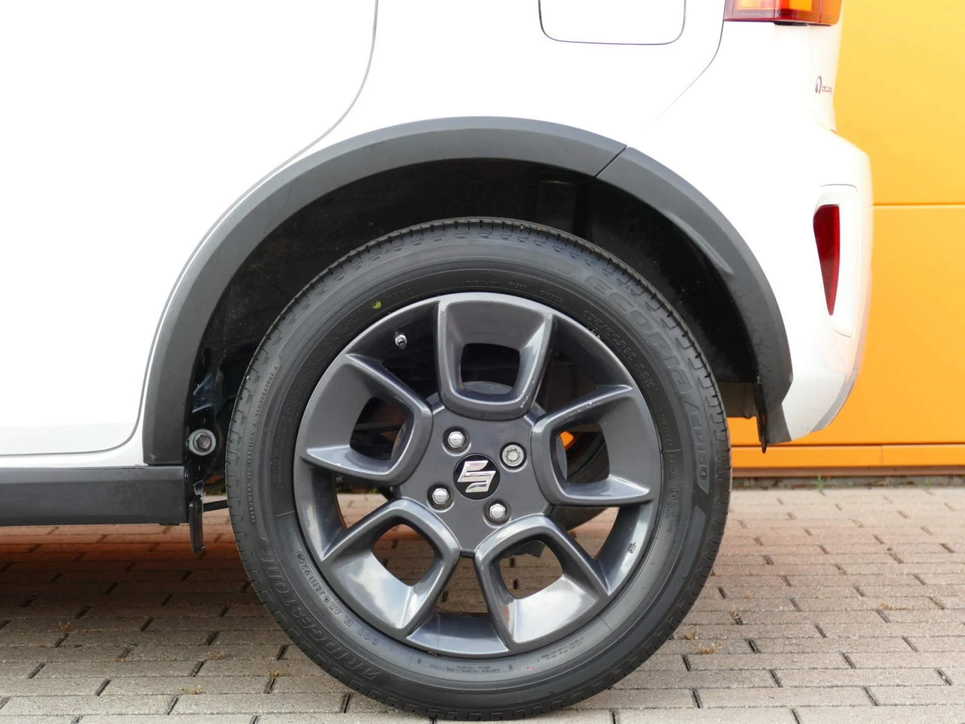 SUZUKI IGNIS - Miniature 30 sur 31 - Cliquer pour voir cette photo