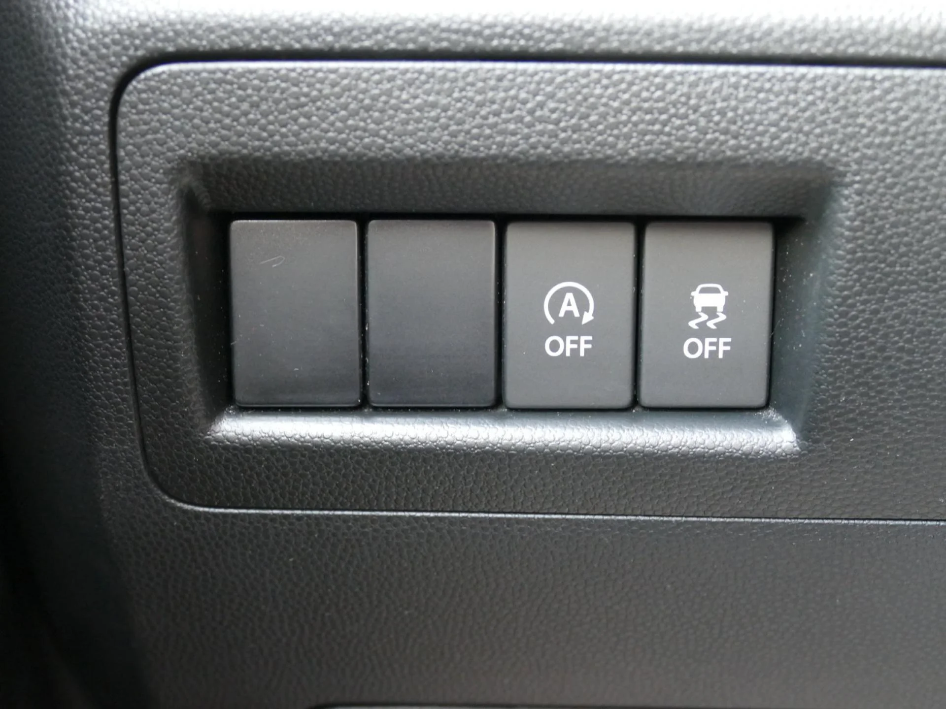 SUZUKI IGNIS - Miniature 16 sur 31 - Cliquer pour voir cette photo