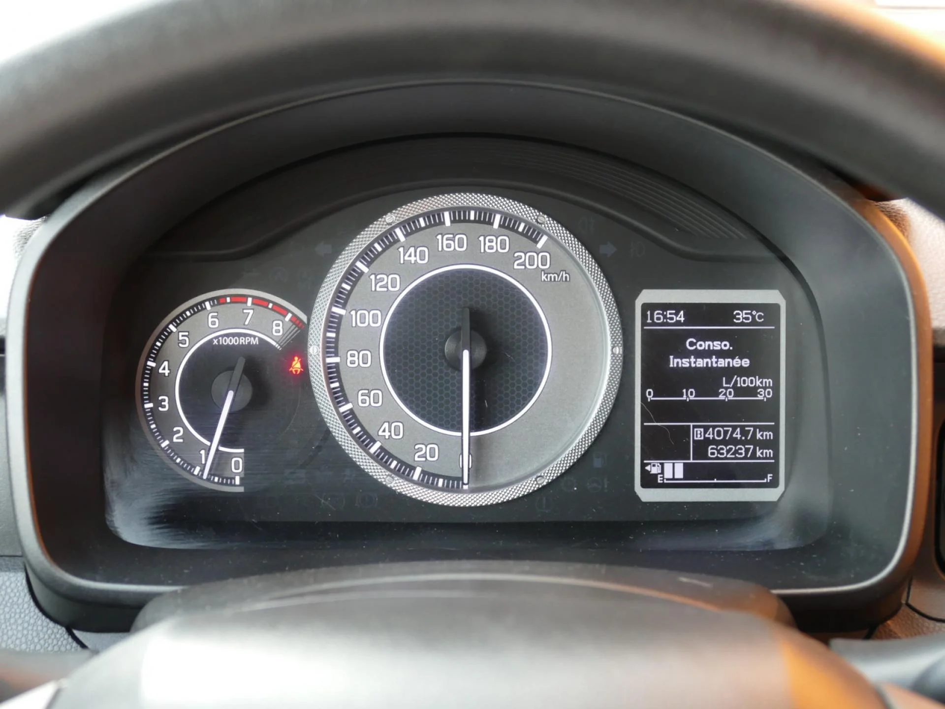 SUZUKI IGNIS - Miniature 14 sur 31 - Cliquer pour voir cette photo