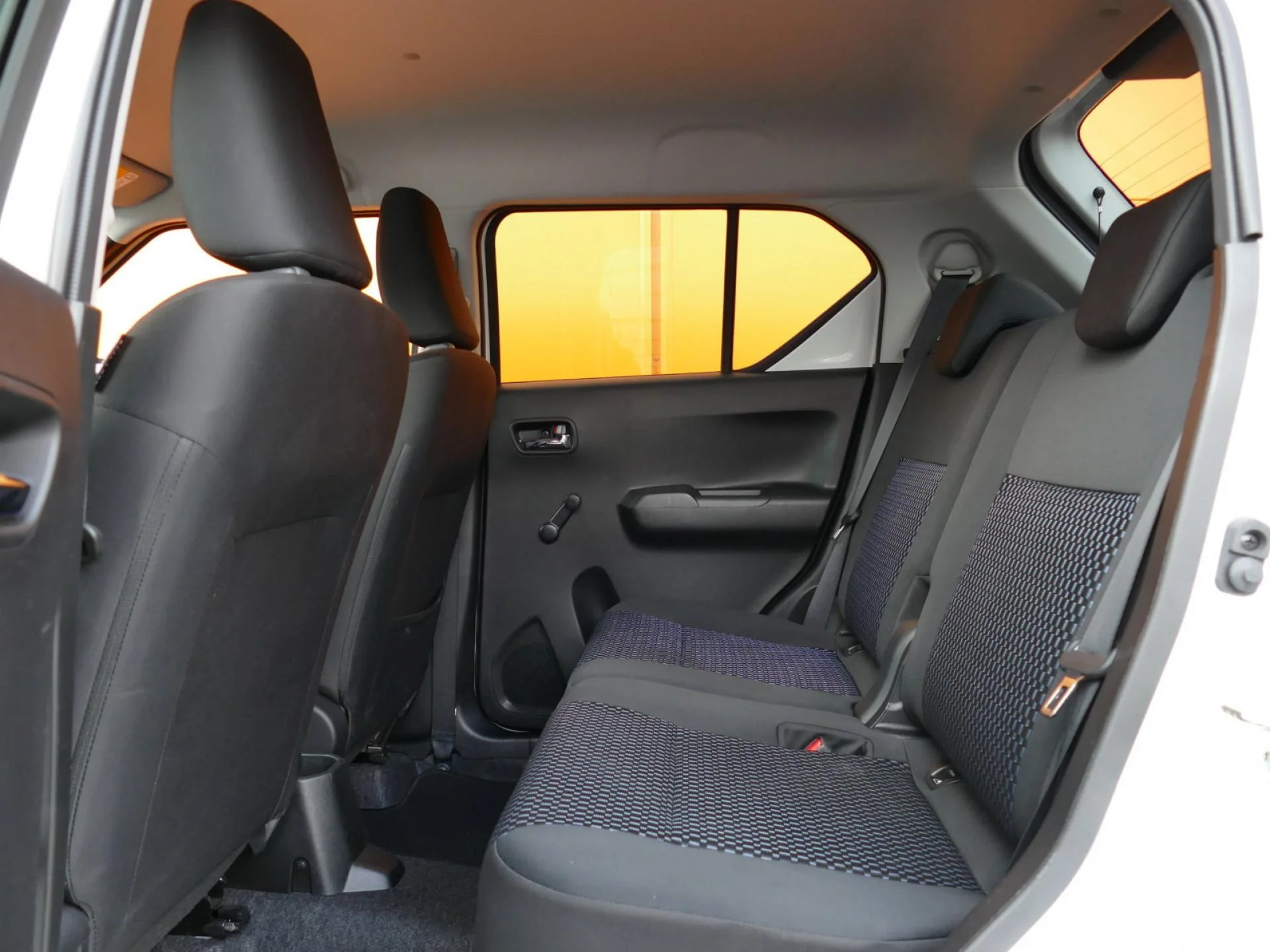 SUZUKI IGNIS - Miniature 7 sur 31 - Cliquer pour voir cette photo