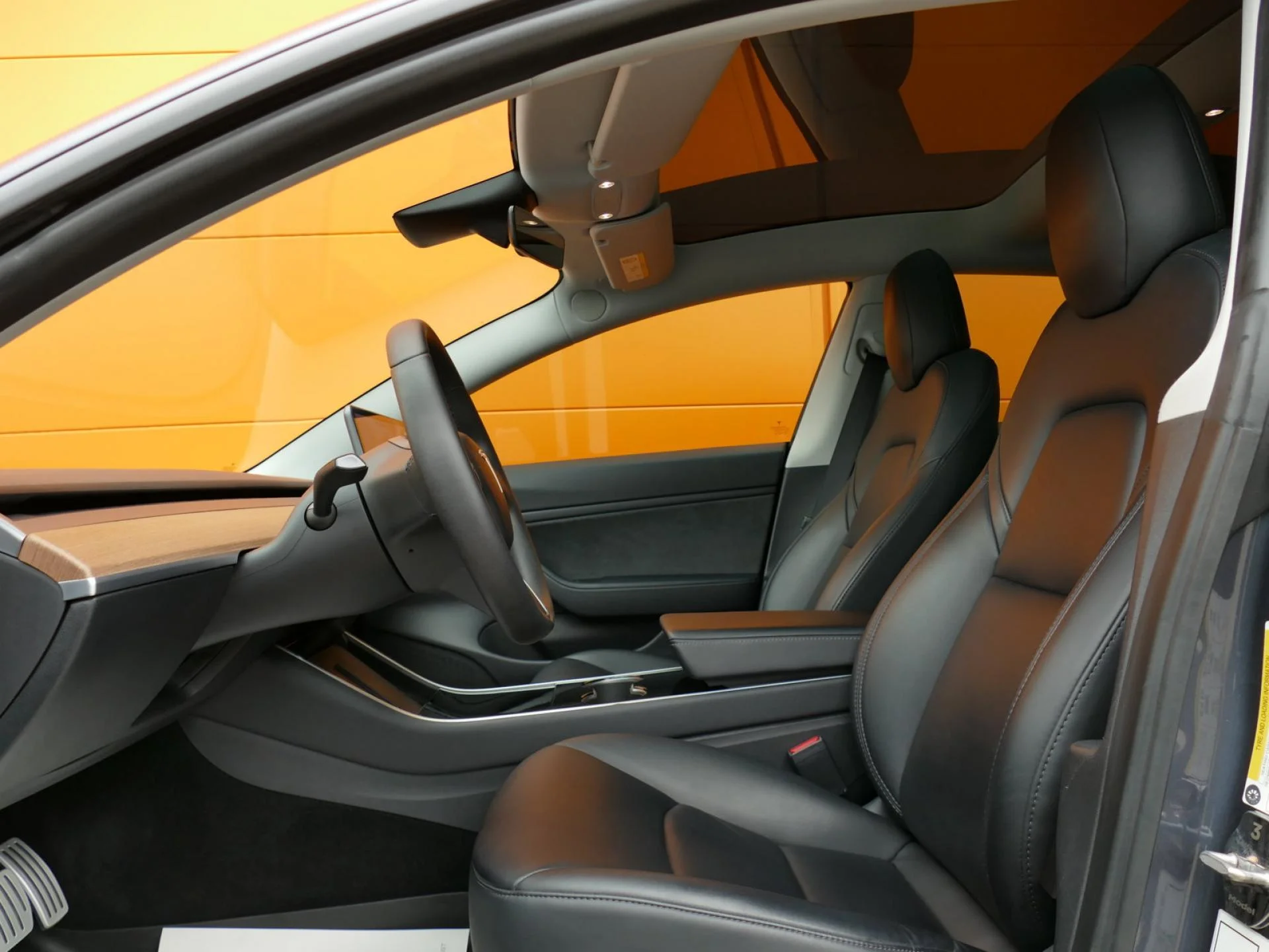 TESLA MODEL 3 - Miniature 6 sur 32 - Cliquer pour voir cette photo