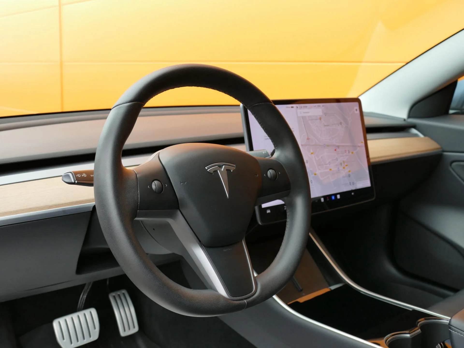 TESLA MODEL 3 - Miniature 15 sur 32 - Cliquer pour voir cette photo