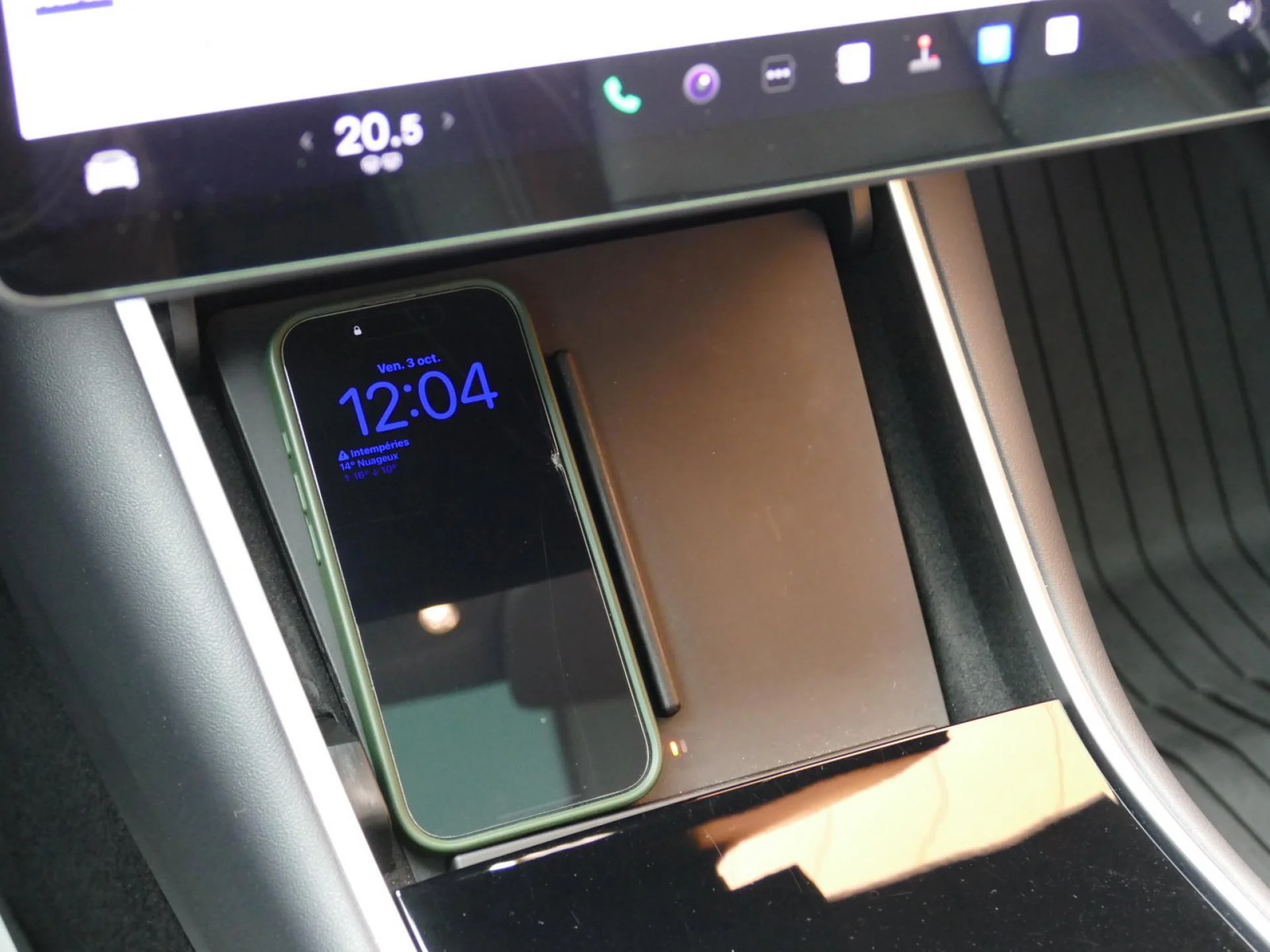 TESLA MODEL 3 - Miniature 16 sur 32 - Cliquer pour voir cette photo