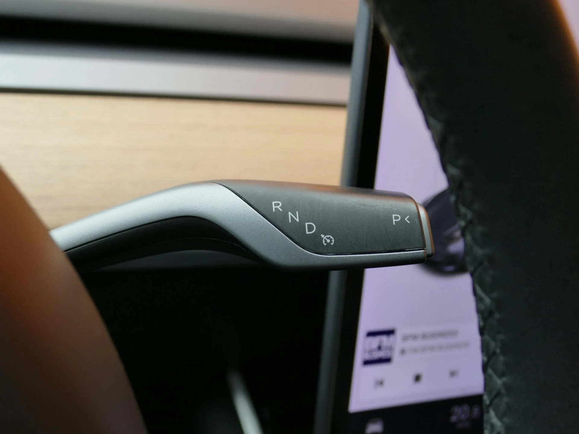 TESLA MODEL 3 - Miniature 21 sur 32 - Cliquer pour voir cette photo