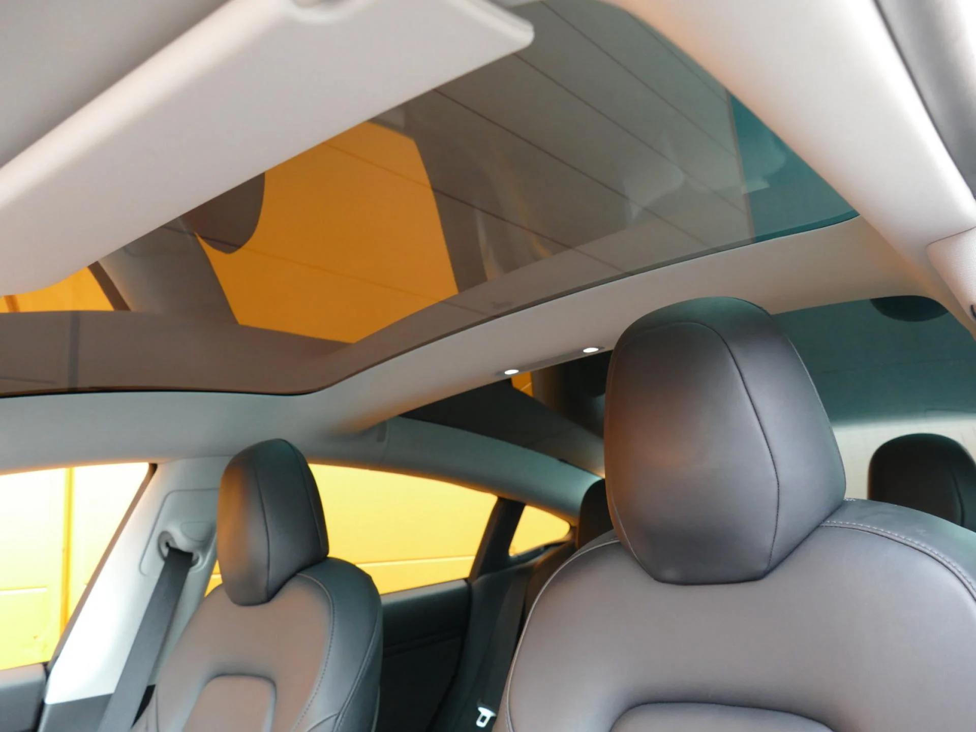 TESLA MODEL 3 - Miniature 18 sur 32 - Cliquer pour voir cette photo