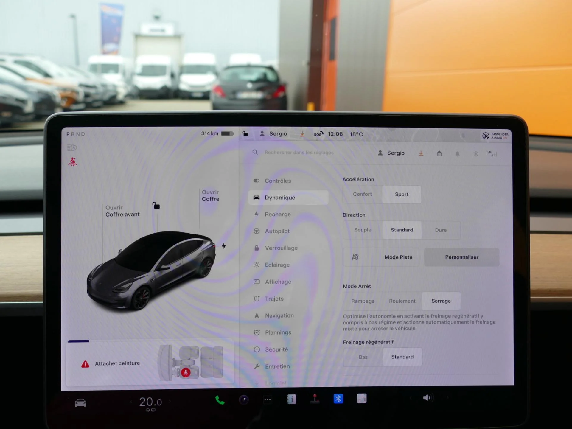 TESLA MODEL 3 - Miniature 12 sur 32 - Cliquer pour voir cette photo