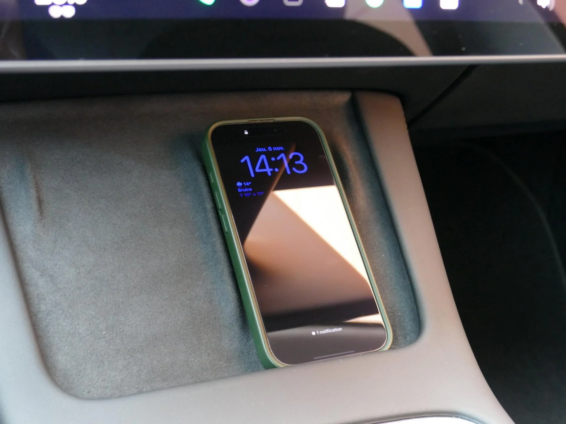 TESLA MODEL 3 - Miniature 23 sur 32 - Cliquer pour voir cette photo