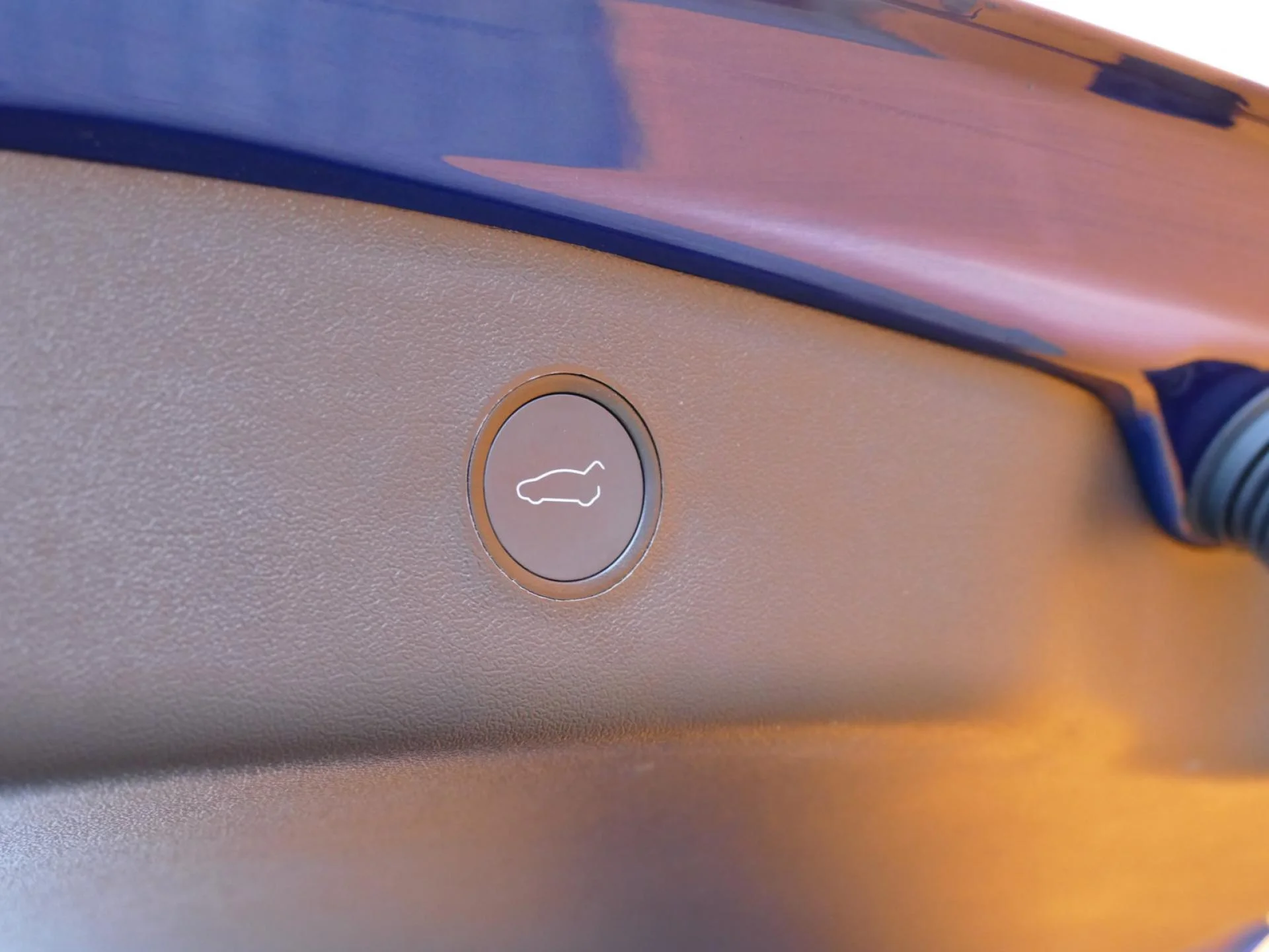 TESLA MODEL 3 - Miniature 22 sur 32 - Cliquer pour voir cette photo