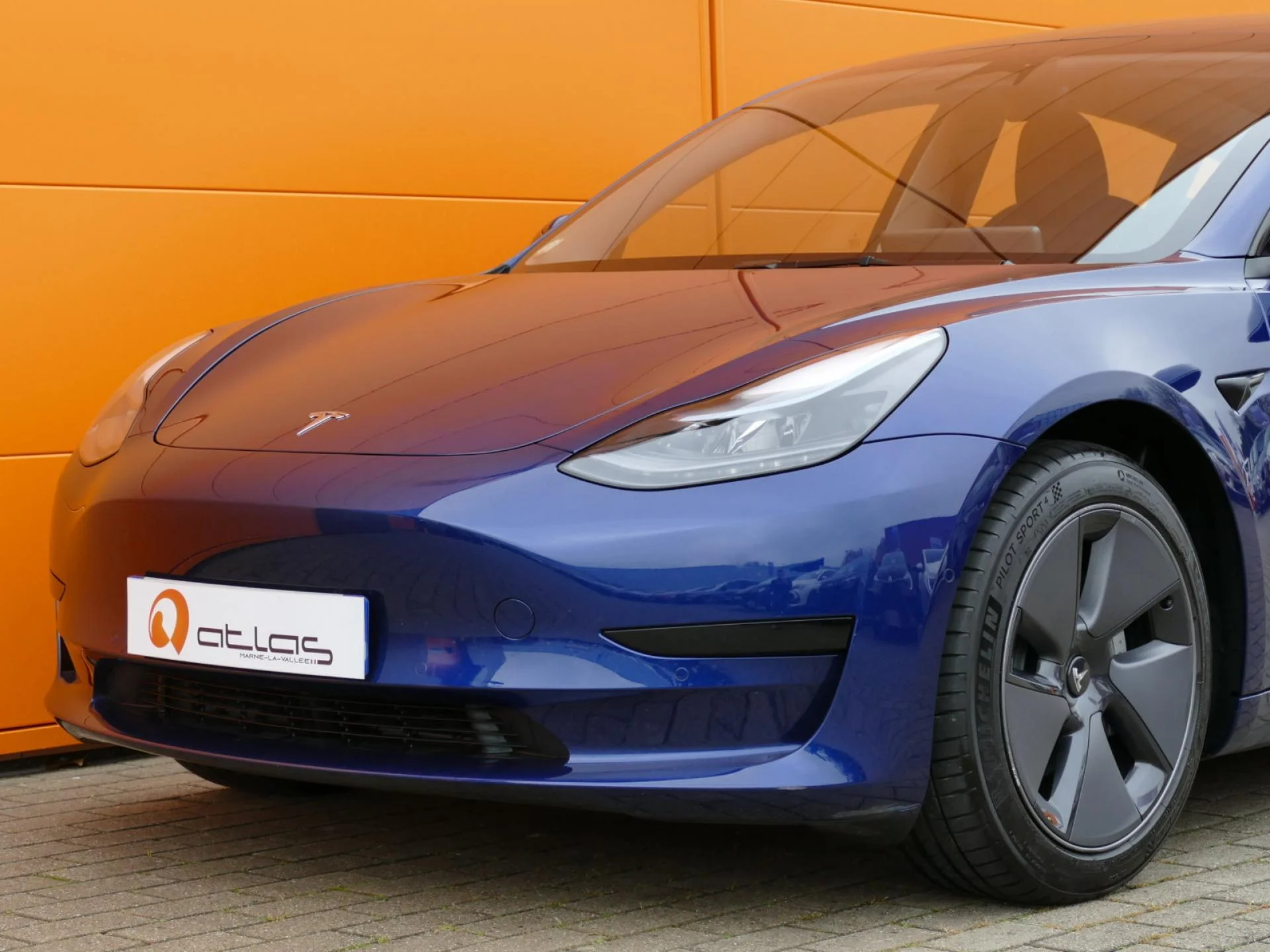 TESLA MODEL 3 - Miniature 26 sur 32 - Cliquer pour voir cette photo