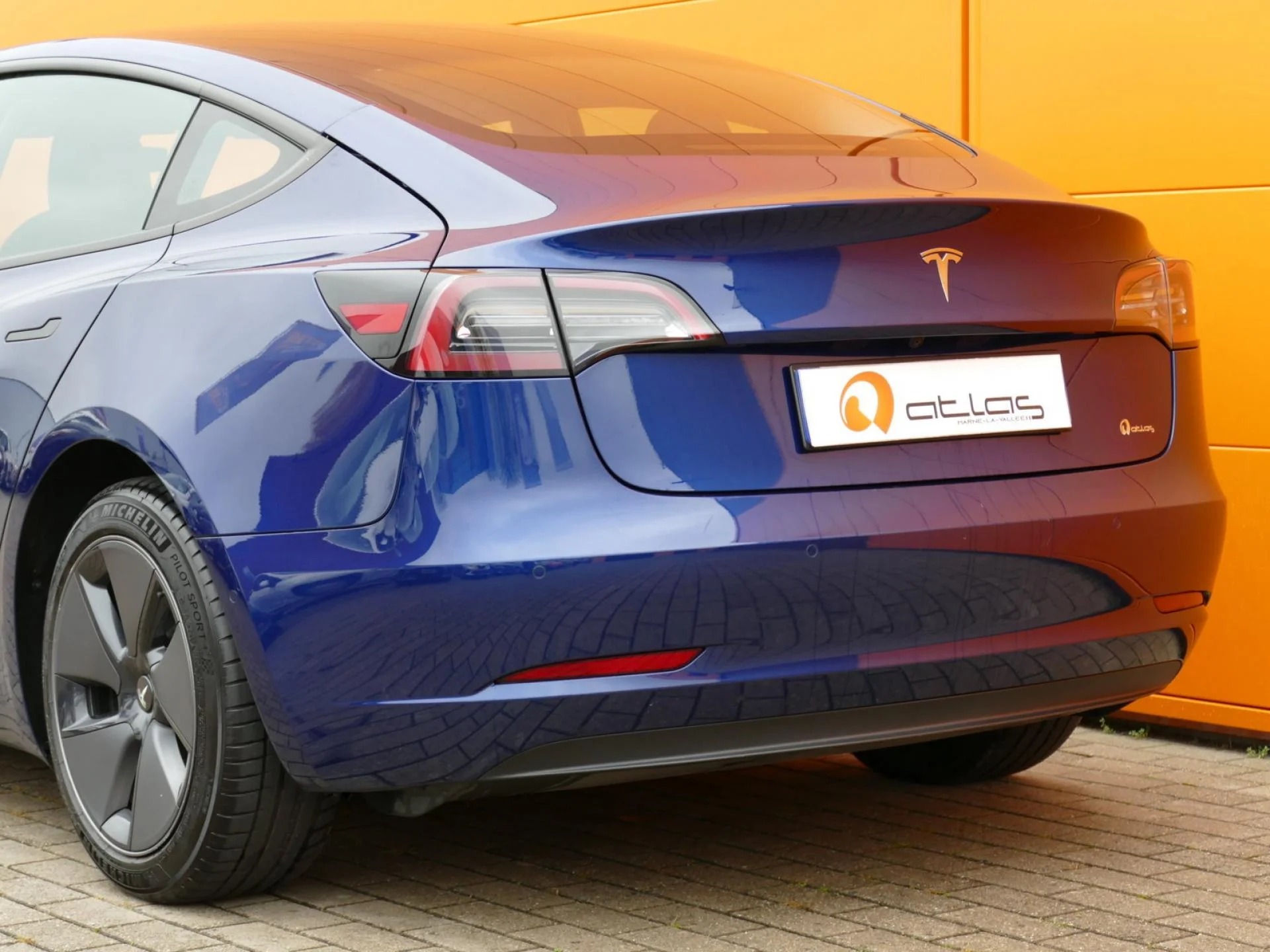 TESLA MODEL 3 - Miniature 28 sur 32 - Cliquer pour voir cette photo