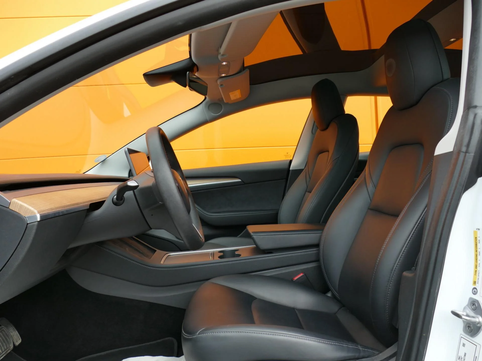 TESLA MODEL 3 - Miniature 8 sur 28 - Cliquer pour voir cette photo