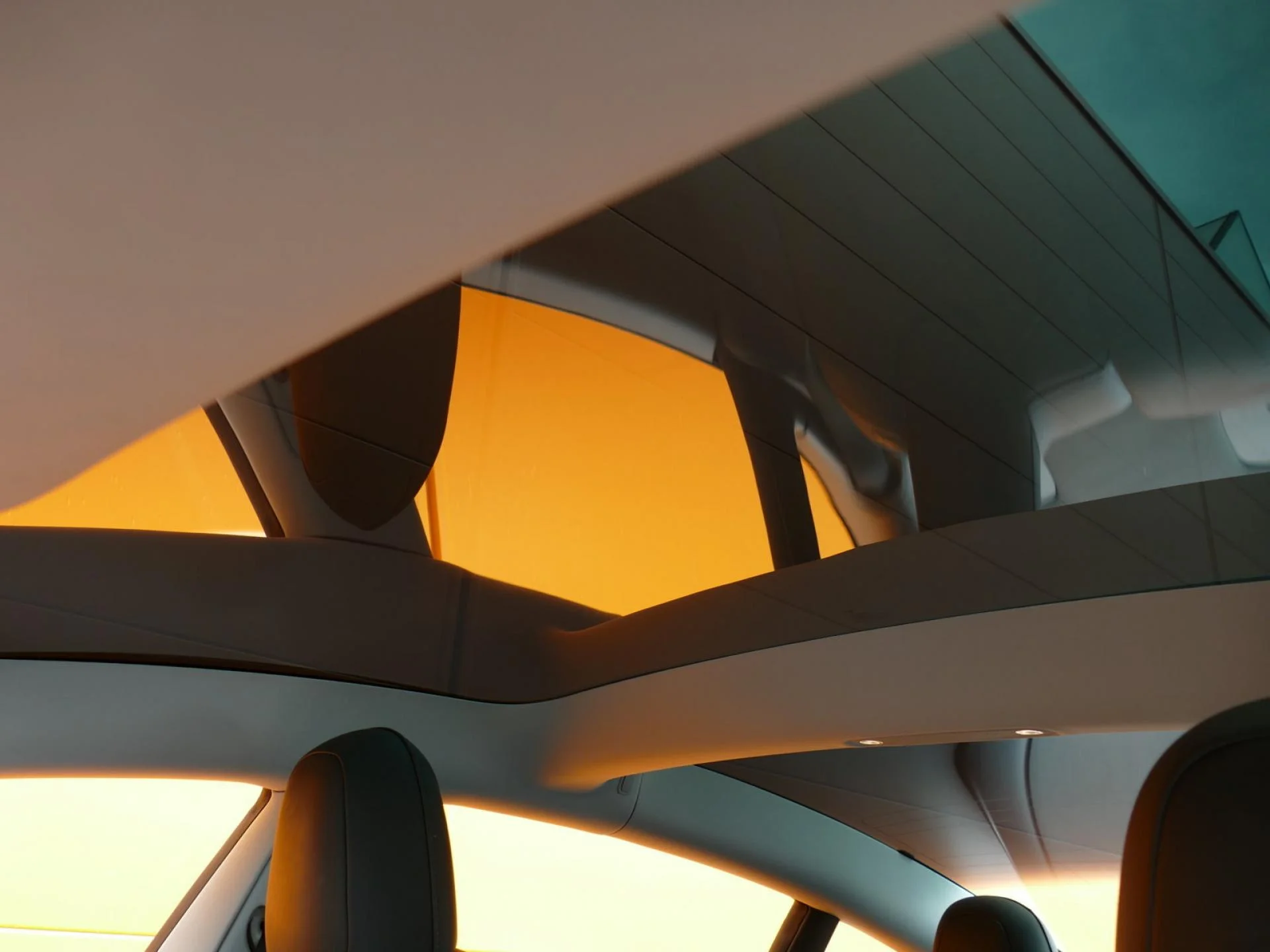 TESLA MODEL 3 - Miniature 23 sur 28 - Cliquer pour voir cette photo