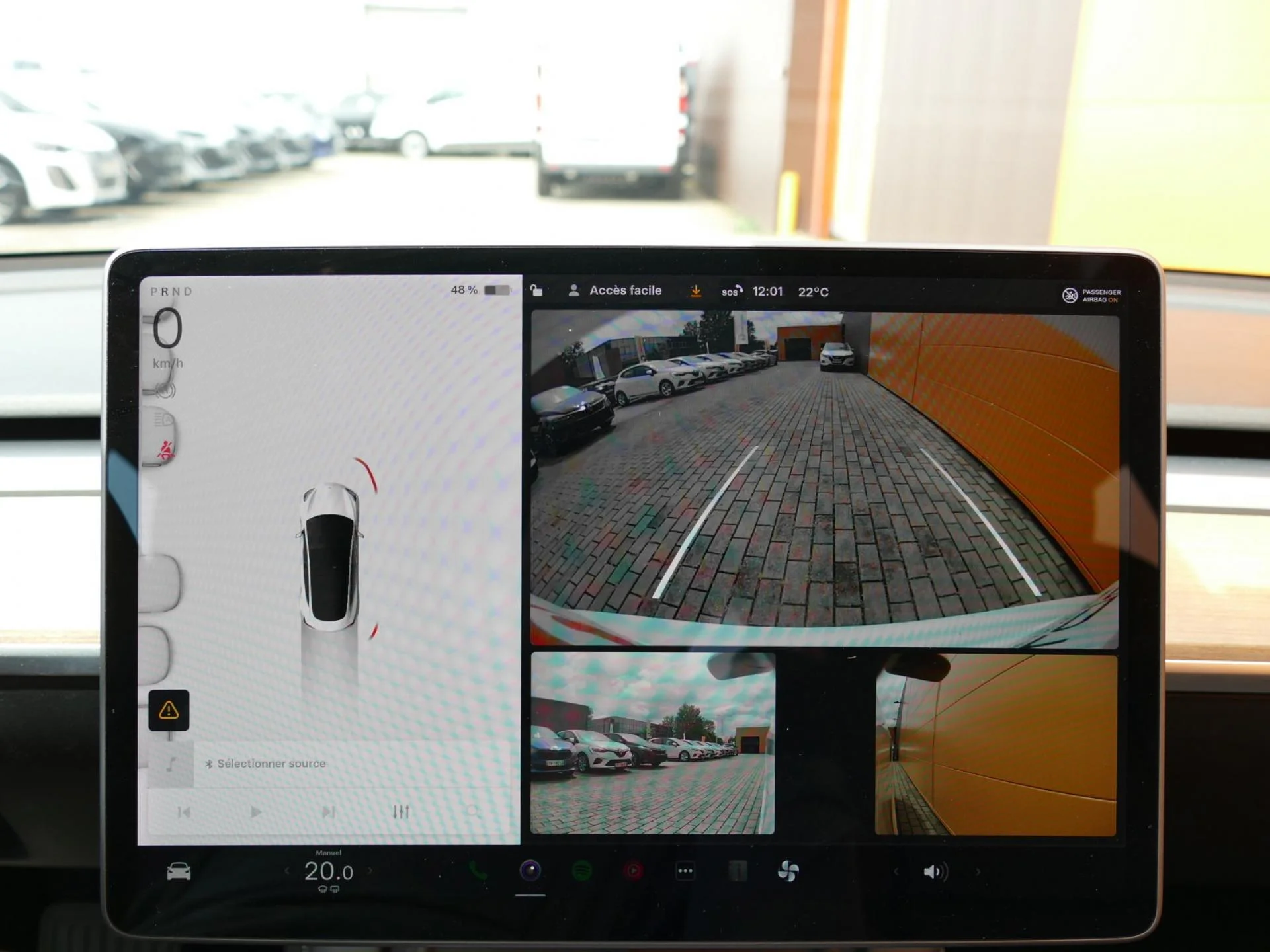 TESLA MODEL 3 - Miniature 11 sur 28 - Cliquer pour voir cette photo