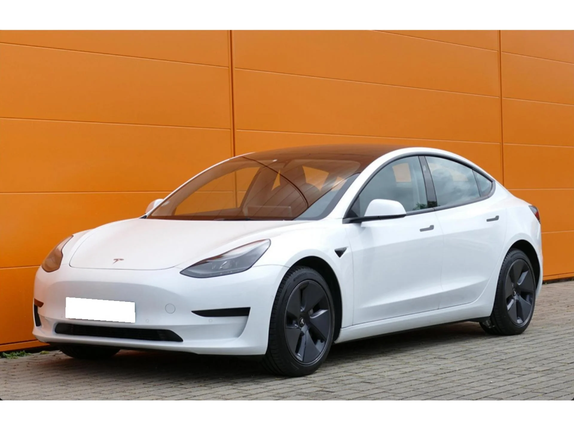 TESLA MODEL 3 - Miniature 3 sur 28 - Cliquer pour voir cette photo