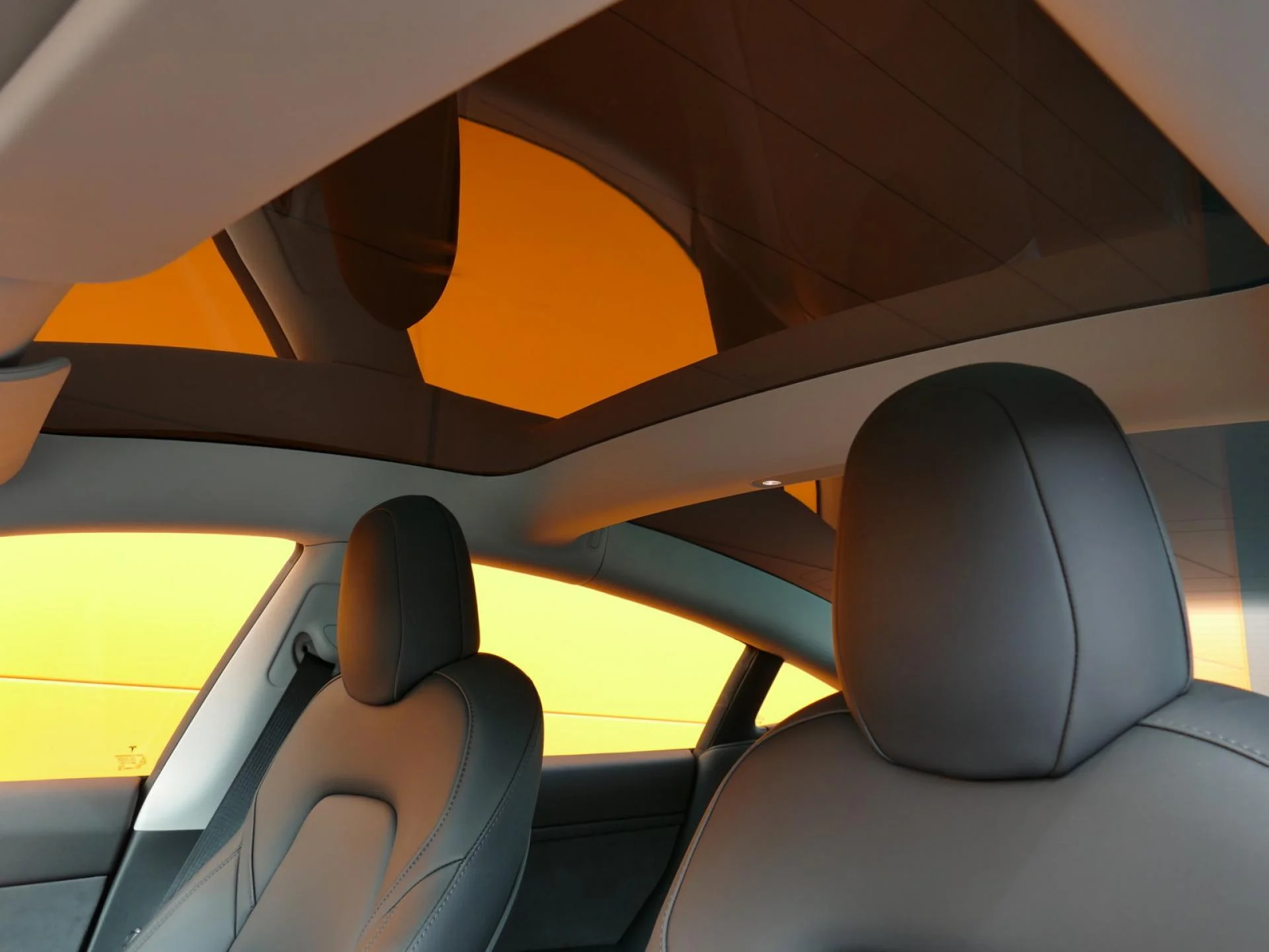 TESLA MODEL 3 - Miniature 19 sur 30 - Cliquer pour voir cette photo