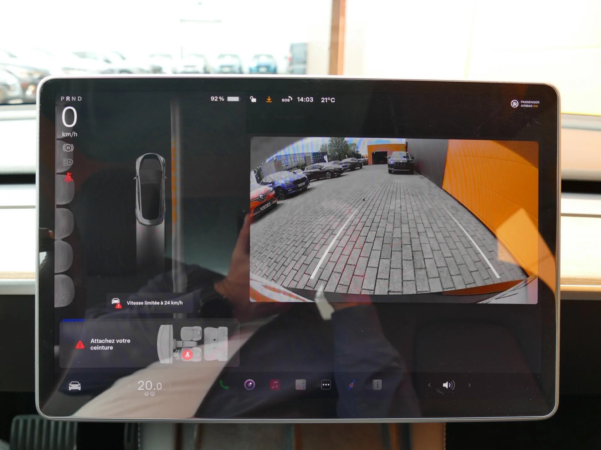 TESLA MODEL 3 - Miniature 10 sur 33 - Cliquer pour voir cette photo