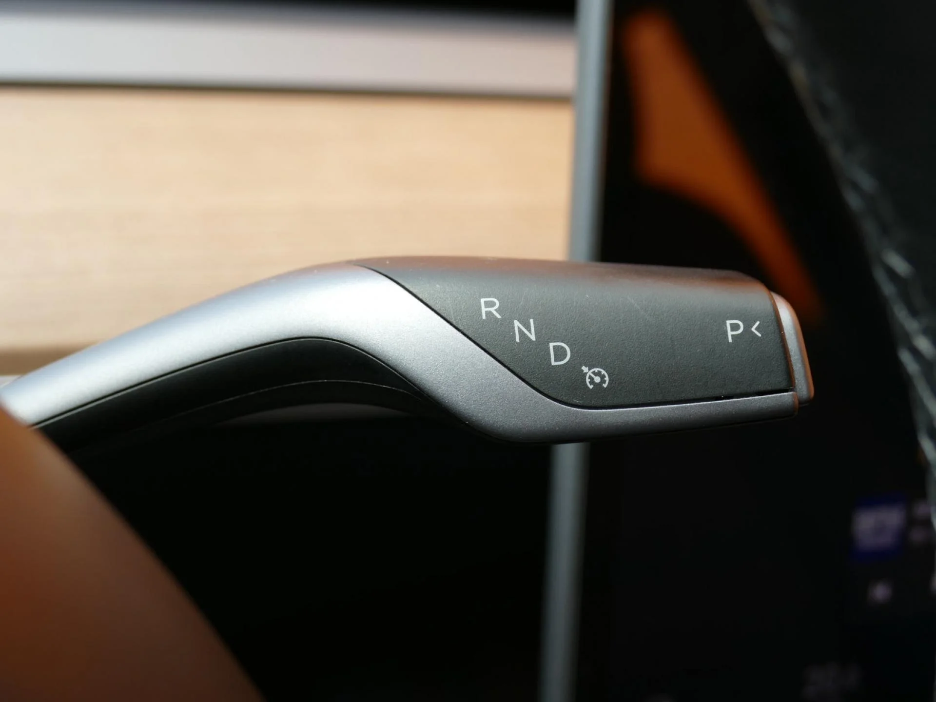 TESLA MODEL 3 - Miniature 29 sur 34 - Cliquer pour voir cette photo