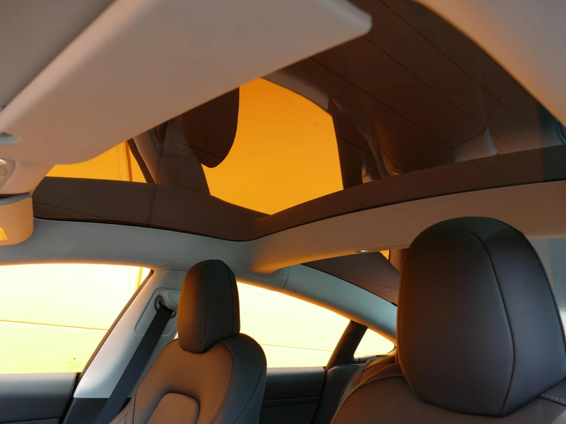 TESLA MODEL 3 - Miniature 23 sur 34 - Cliquer pour voir cette photo