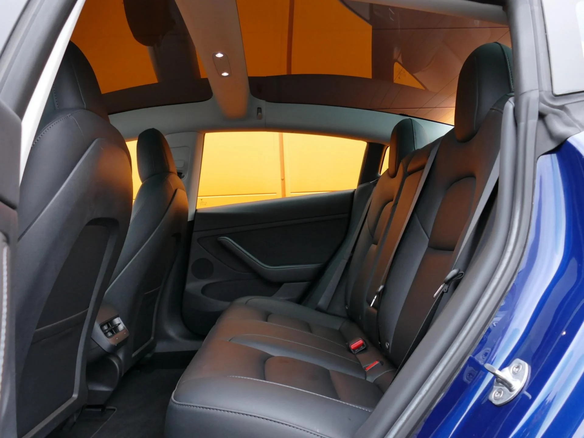 TESLA MODEL 3 - Miniature 8 sur 33 - Cliquer pour voir cette photo
