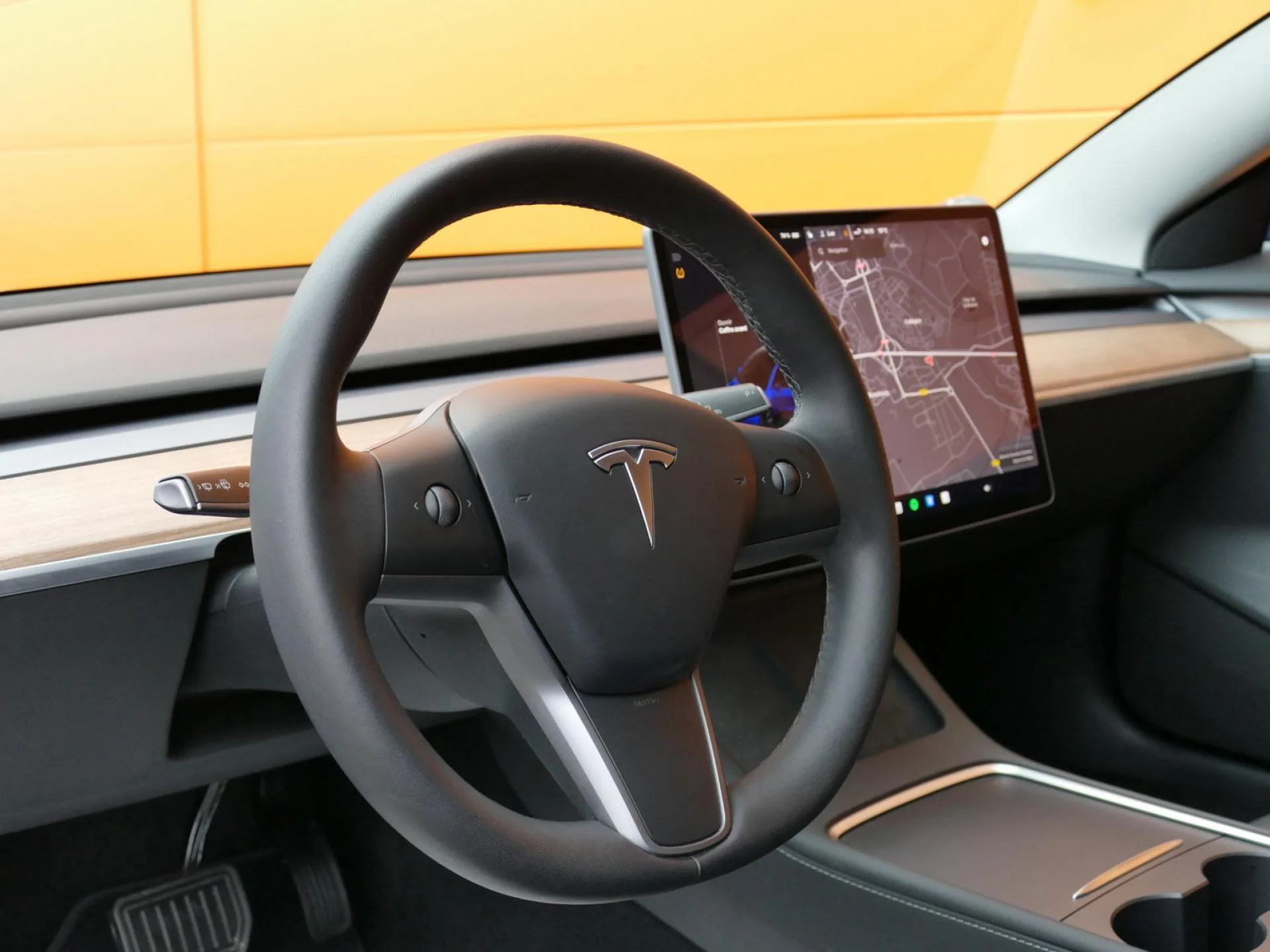 TESLA MODEL 3 - Miniature 21 sur 33 - Cliquer pour voir cette photo