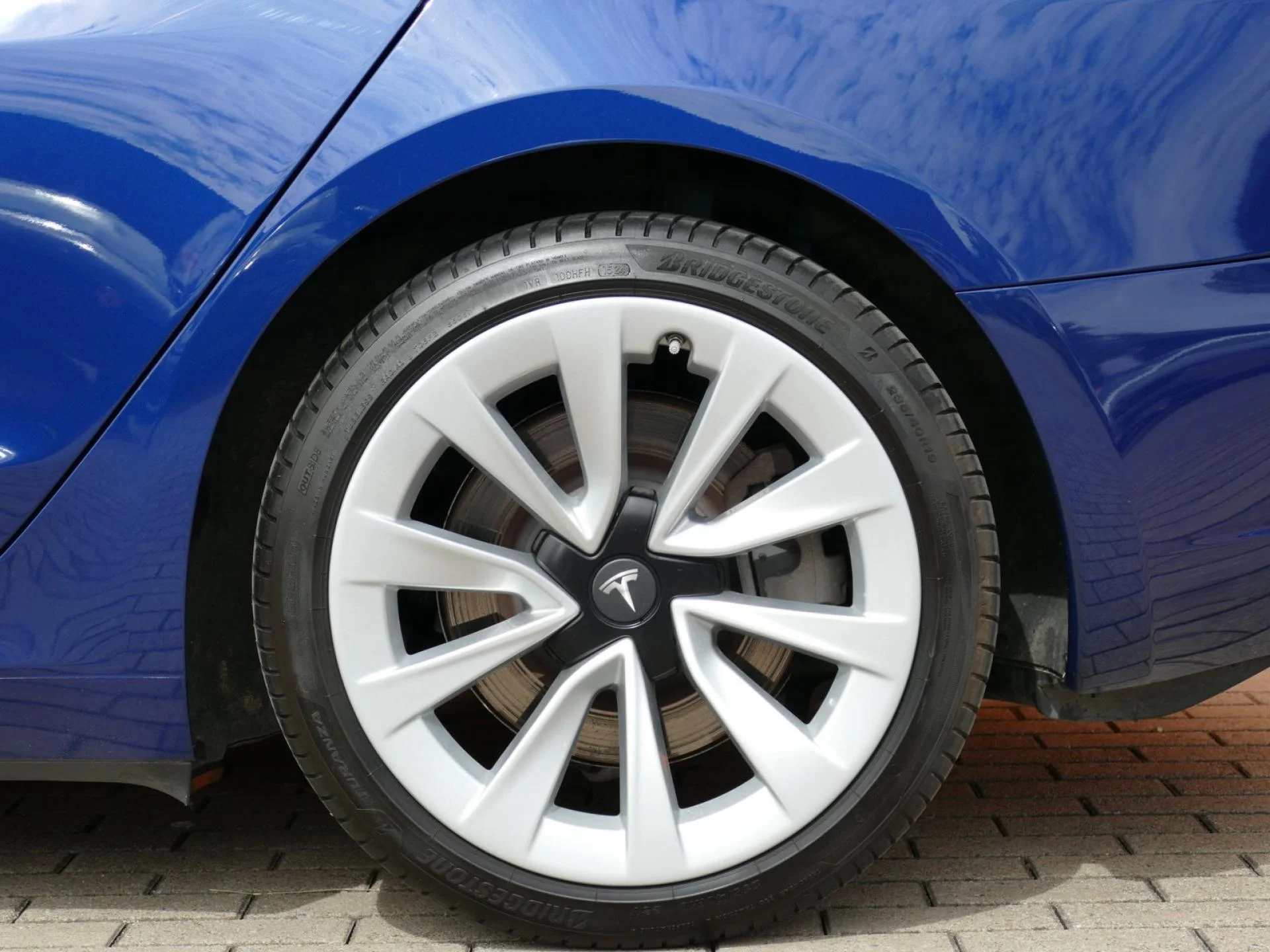 TESLA MODEL 3 - Miniature 35 sur 35 - Cliquer pour voir cette photo