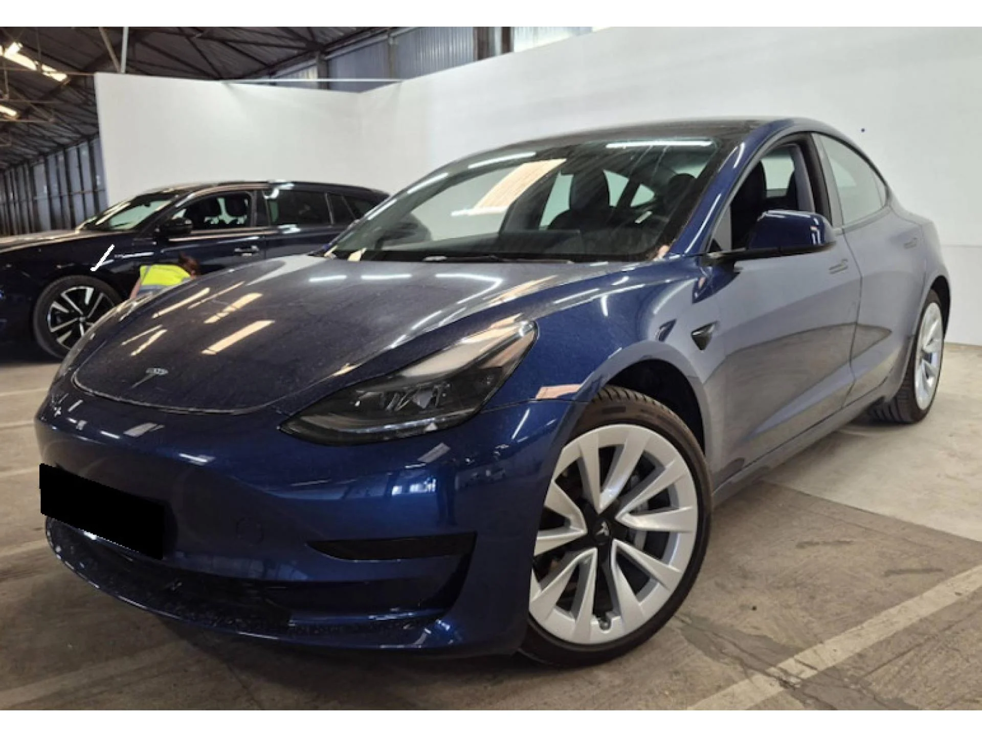 TESLA MODEL 3 - Miniature 2 sur 4 - Cliquer pour voir cette photo