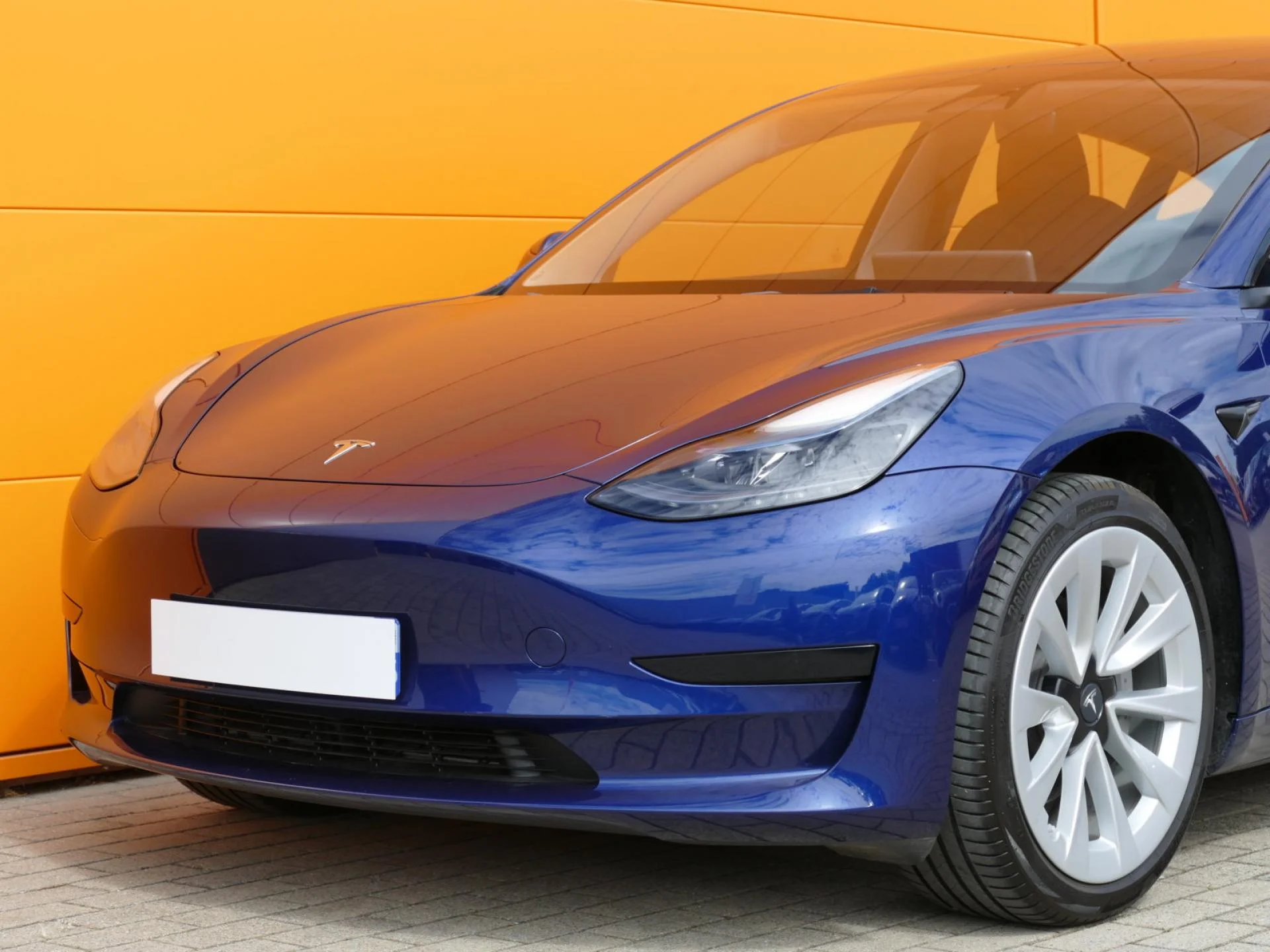 TESLA MODEL 3 - Miniature 31 sur 35 - Cliquer pour voir cette photo