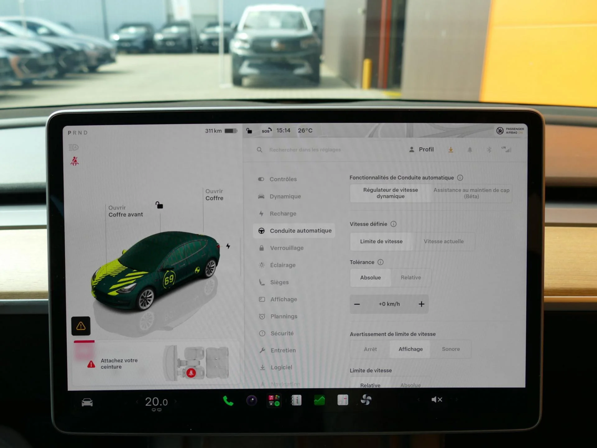 TESLA MODEL 3 - Miniature 14 sur 35 - Cliquer pour voir cette photo