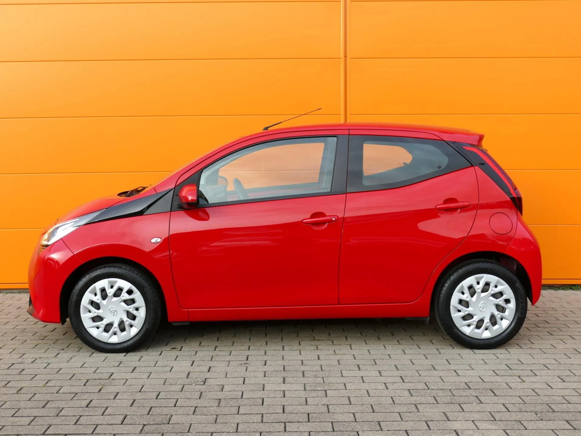 TOYOTA AYGO - Miniature 3 sur 31 - Cliquer pour voir cette photo