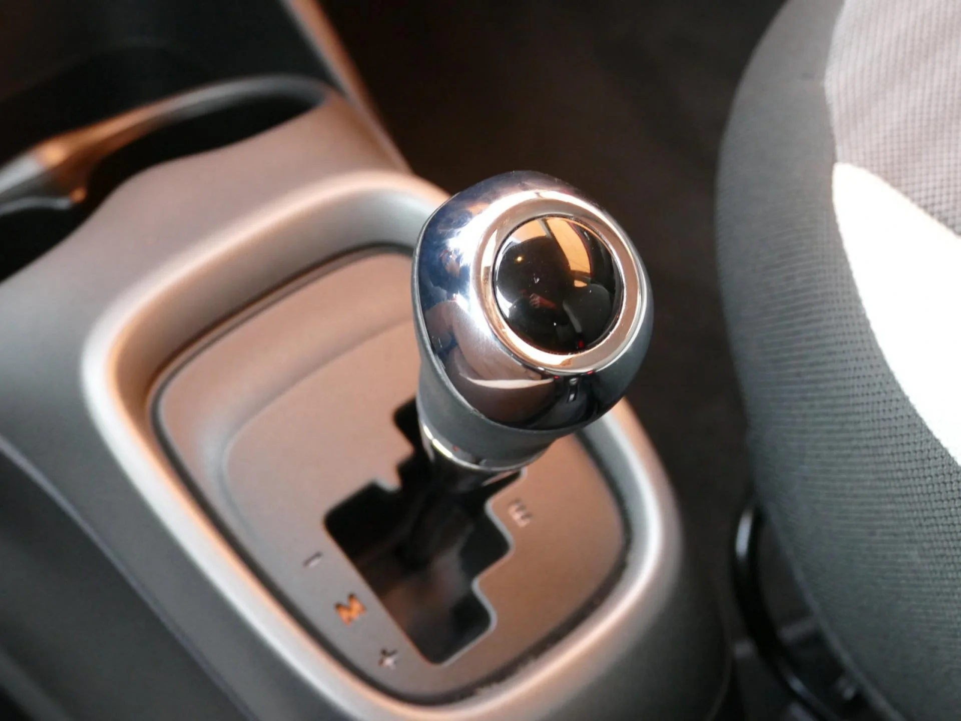 TOYOTA AYGO - Miniature 19 sur 31 - Cliquer pour voir cette photo