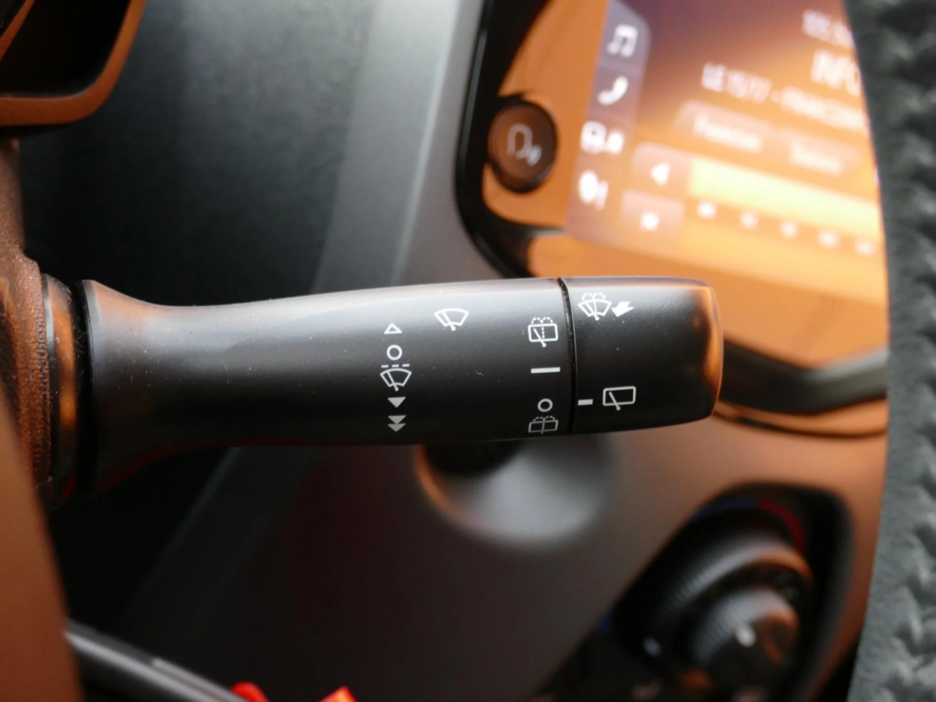 TOYOTA AYGO - Miniature 23 sur 31 - Cliquer pour voir cette photo