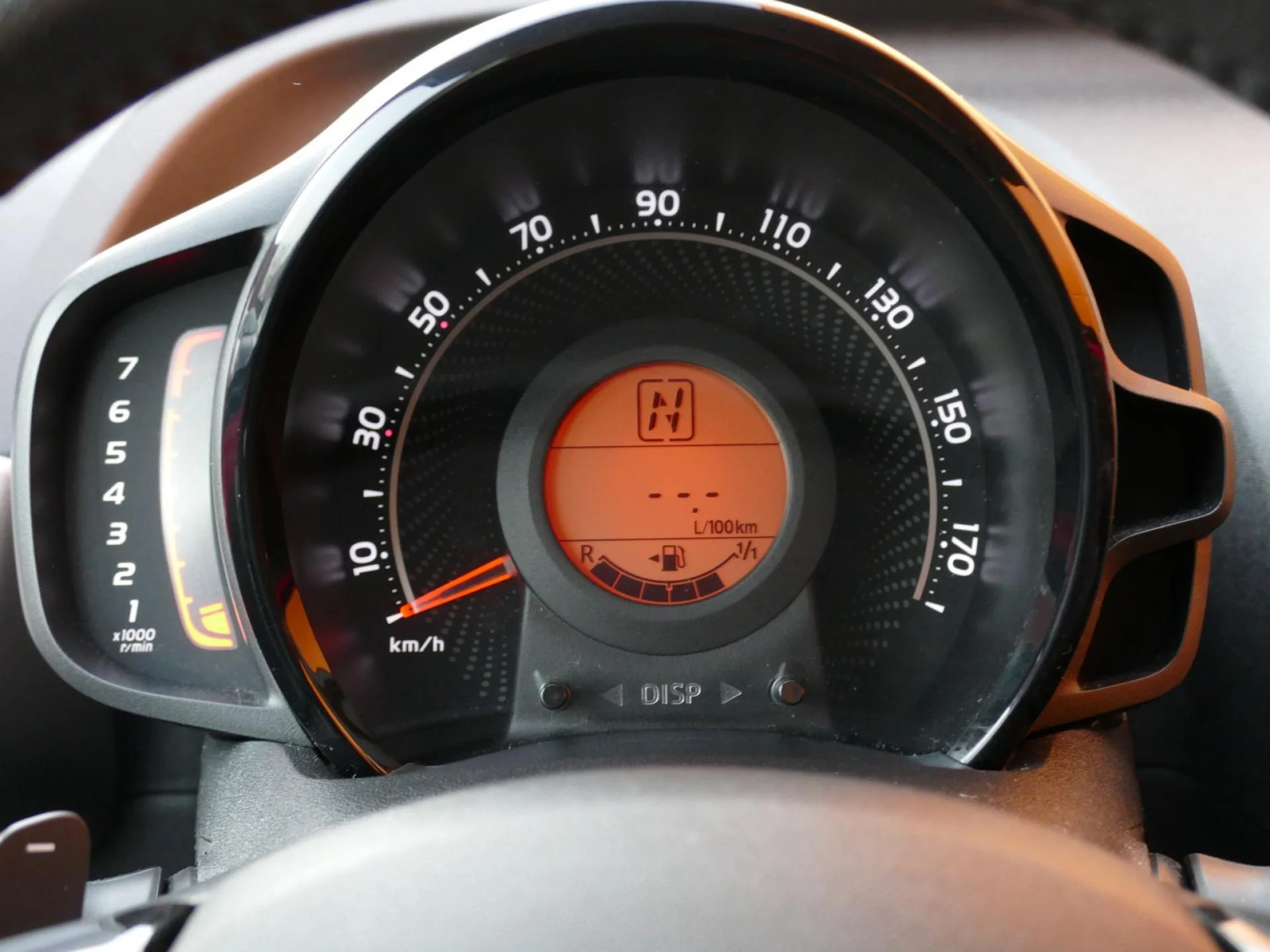 TOYOTA AYGO - Miniature 15 sur 31 - Cliquer pour voir cette photo