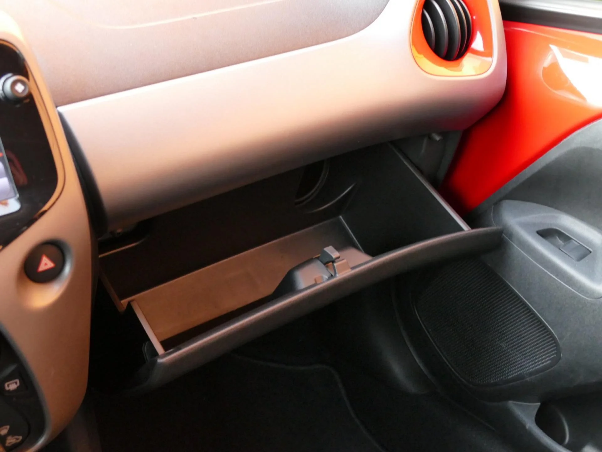 TOYOTA AYGO - Miniature 20 sur 31 - Cliquer pour voir cette photo