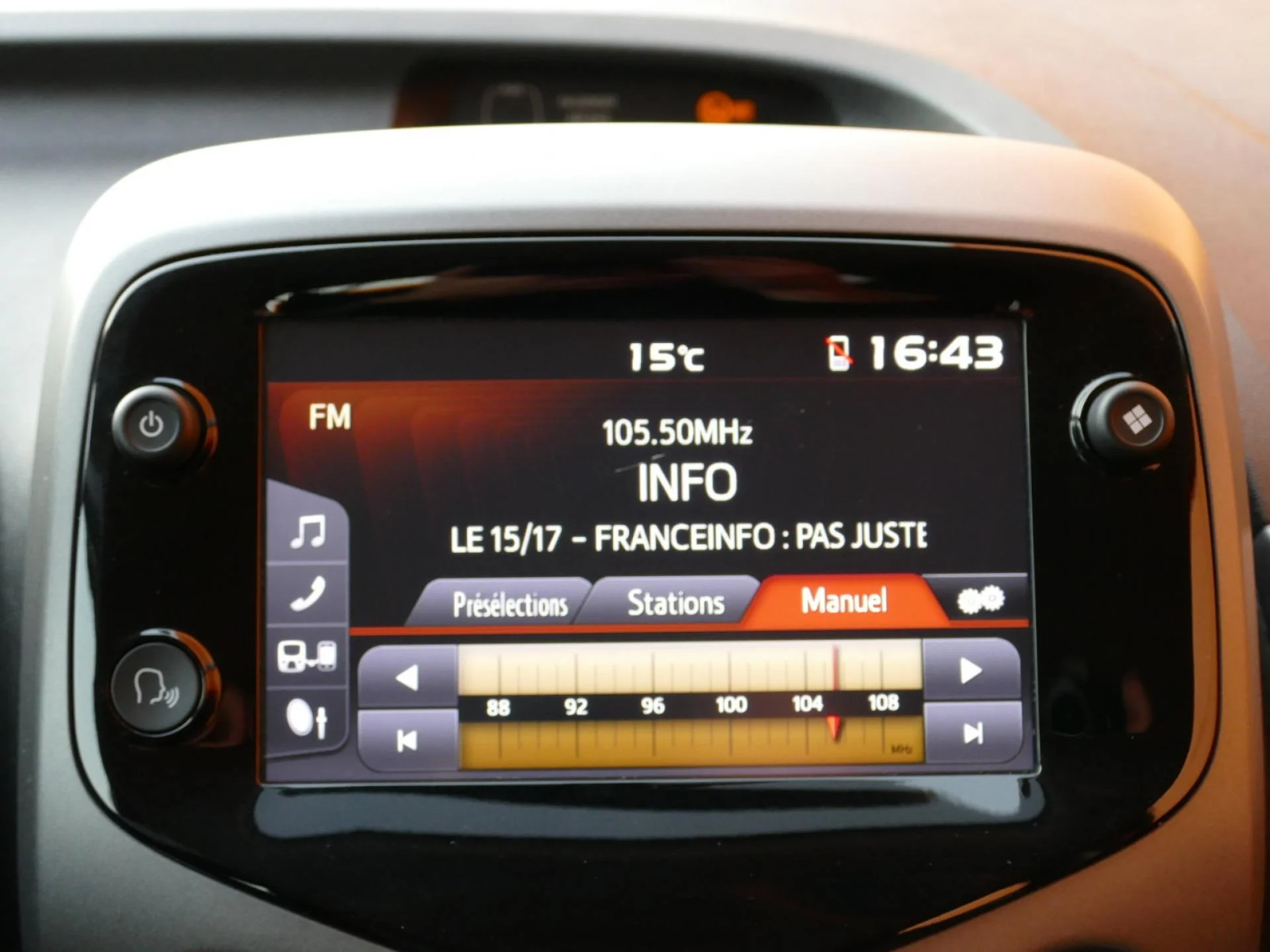 TOYOTA AYGO - Miniature 10 sur 31 - Cliquer pour voir cette photo