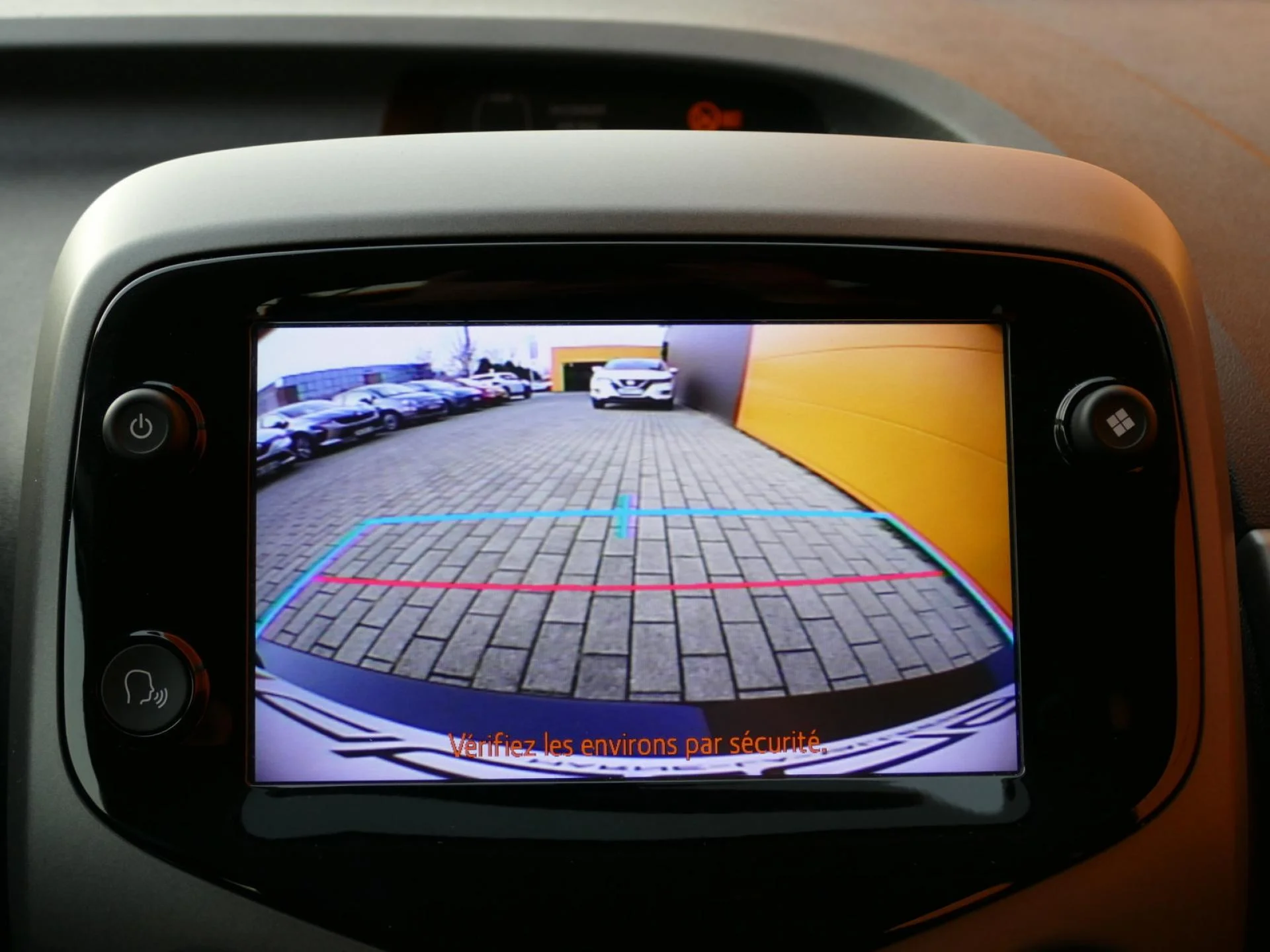 TOYOTA AYGO - Miniature 9 sur 31 - Cliquer pour voir cette photo