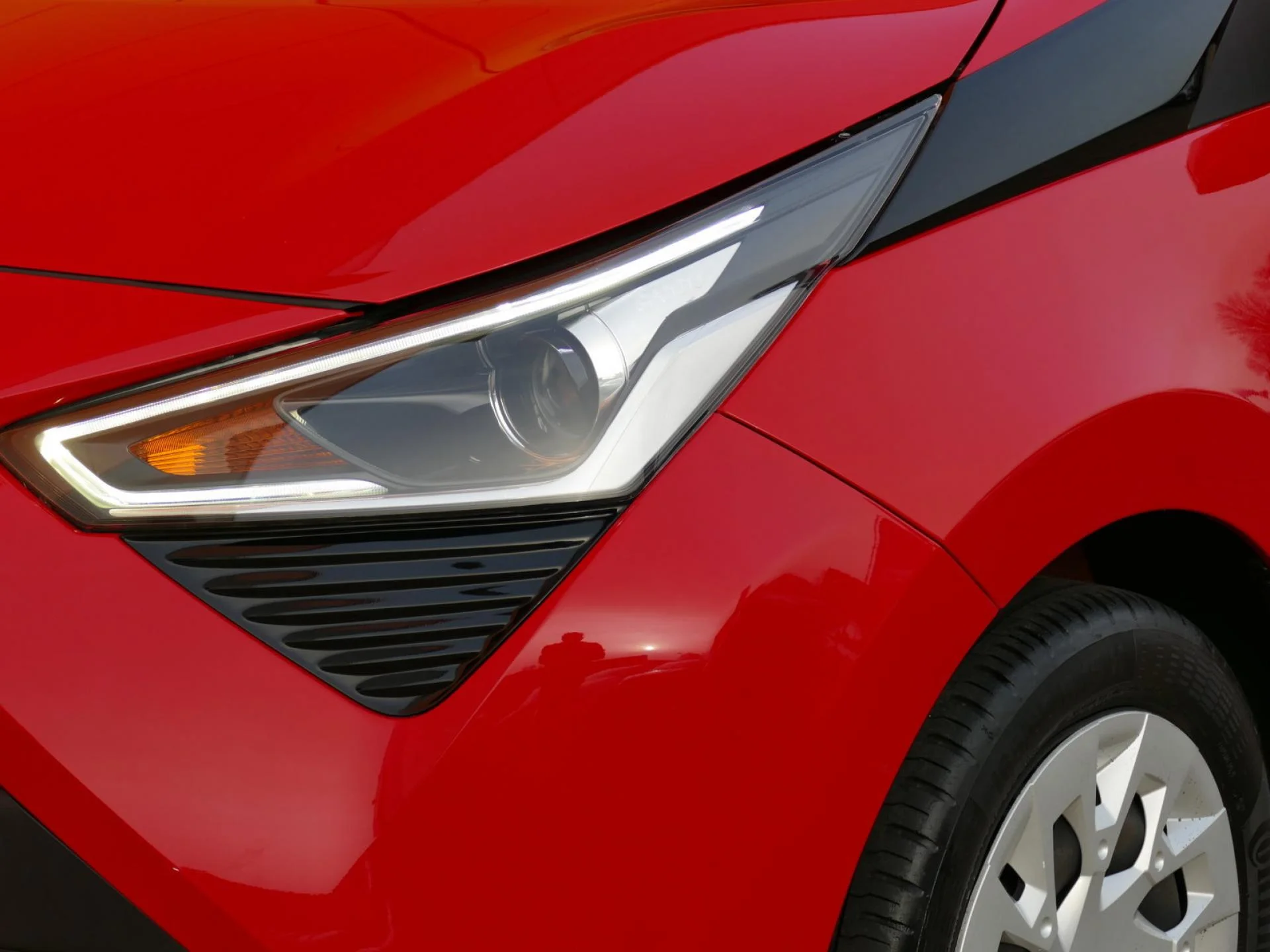 TOYOTA AYGO - Miniature 26 sur 31 - Cliquer pour voir cette photo