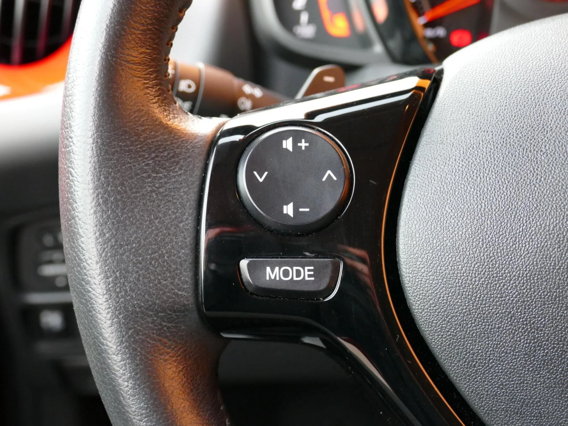 TOYOTA AYGO - Miniature 16 sur 31 - Cliquer pour voir cette photo