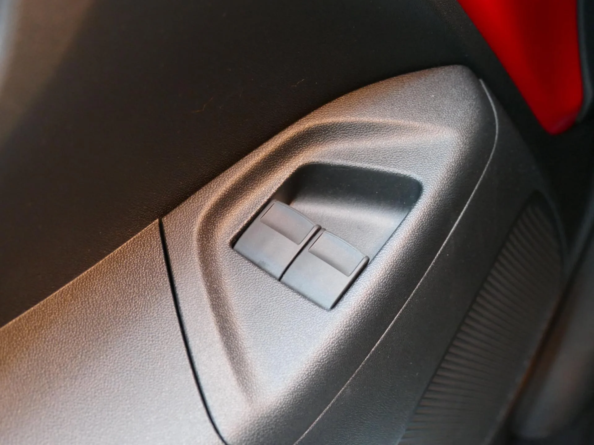 TOYOTA AYGO - Miniature 21 sur 31 - Cliquer pour voir cette photo