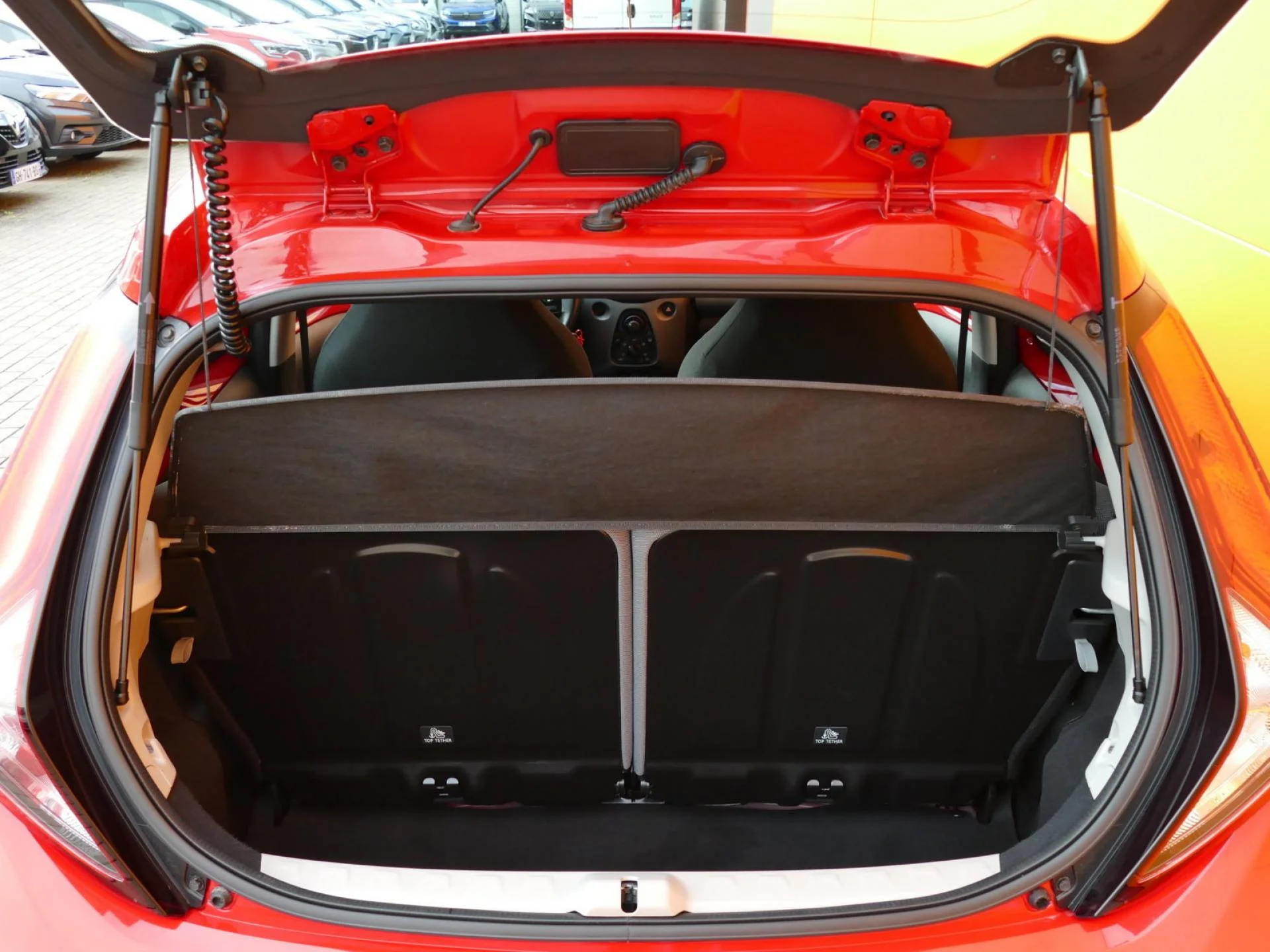 TOYOTA AYGO - Miniature 8 sur 31 - Cliquer pour voir cette photo