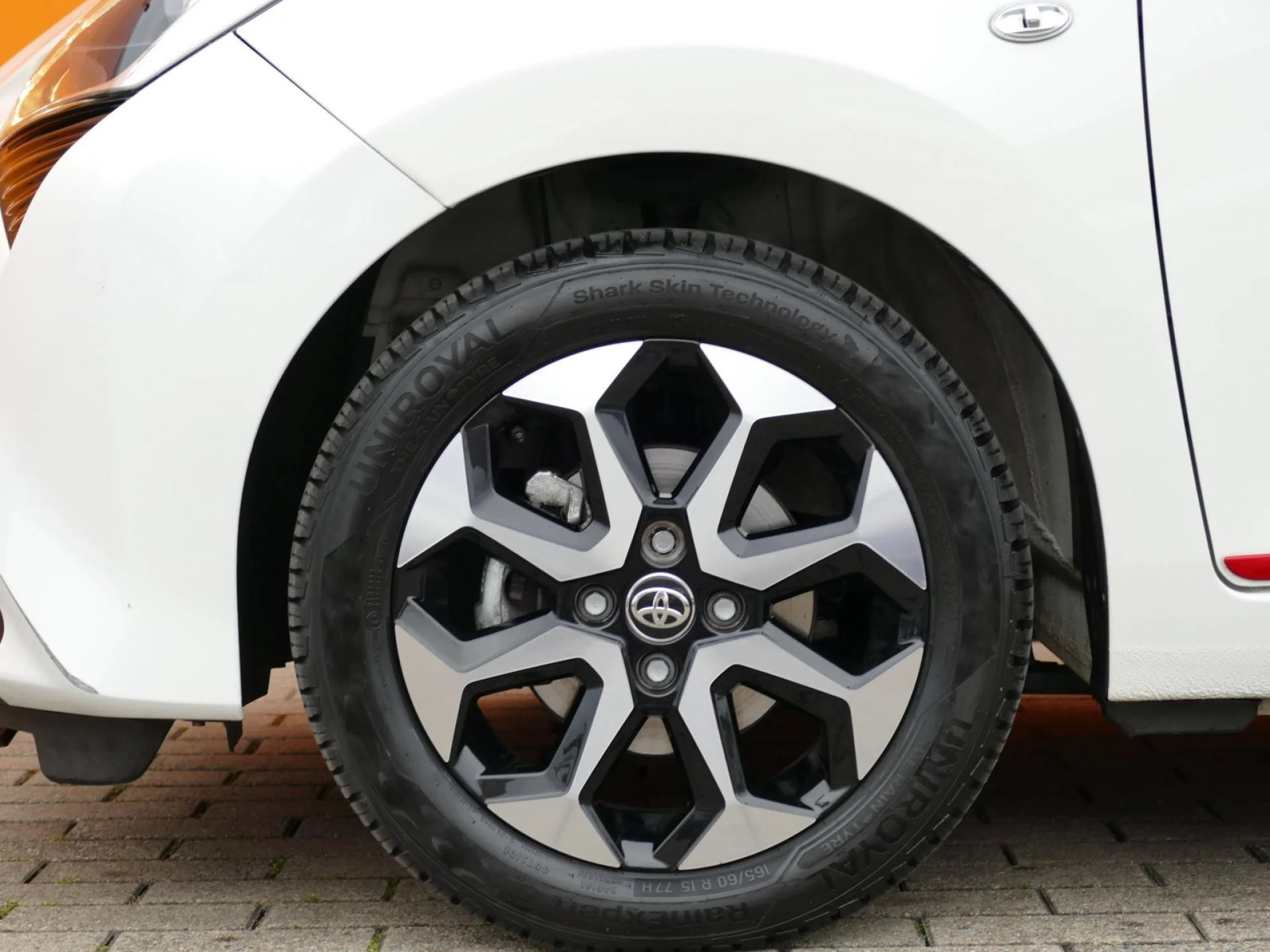 TOYOTA AYGO - Miniature 30 sur 32 - Cliquer pour voir cette photo