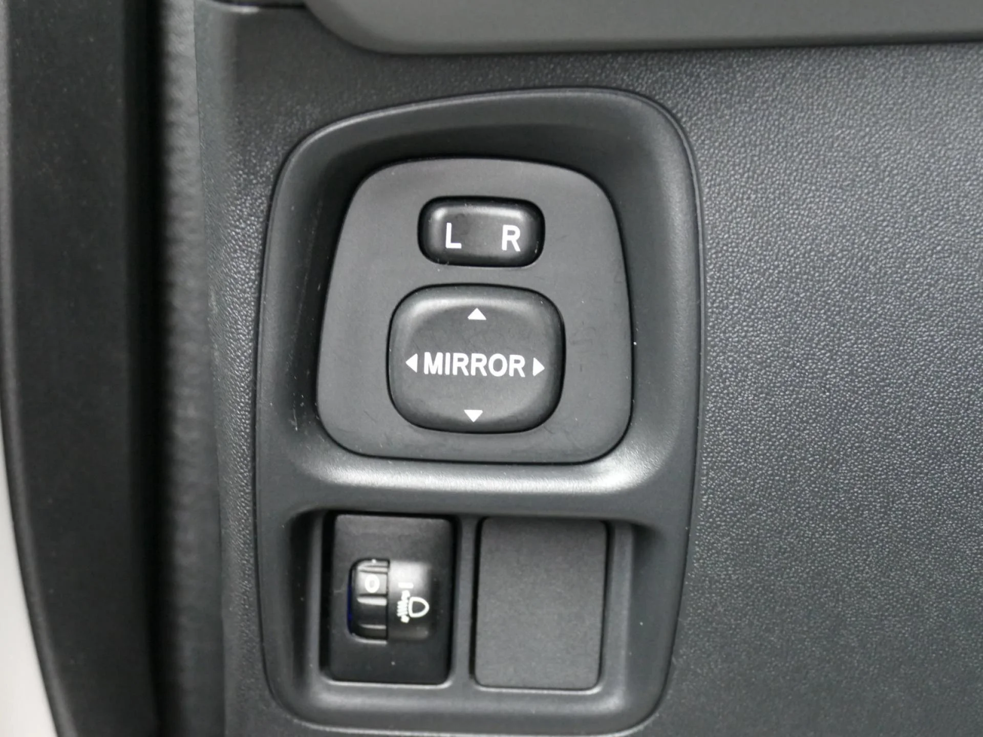 TOYOTA AYGO - Miniature 18 sur 32 - Cliquer pour voir cette photo