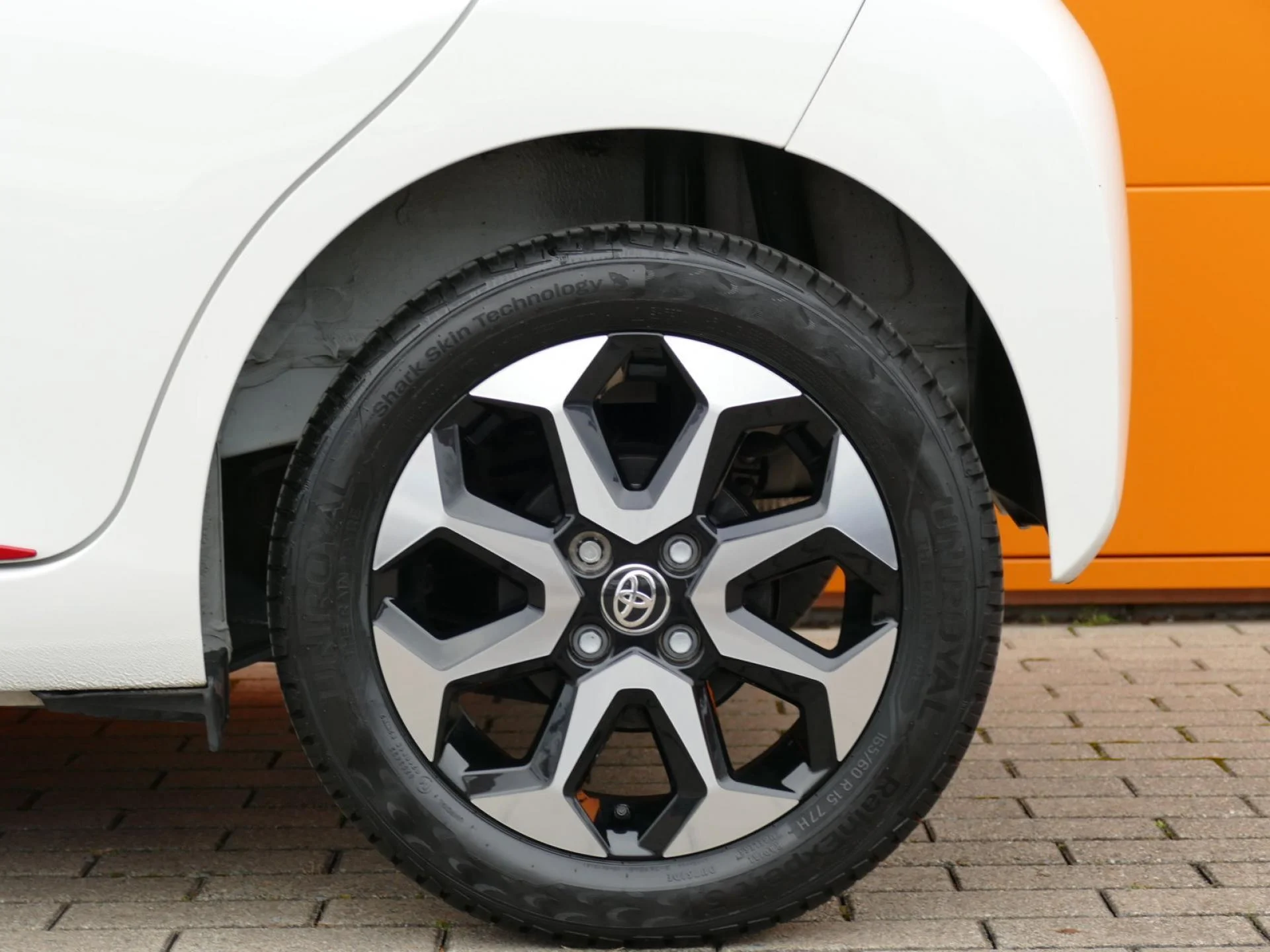 TOYOTA AYGO - Miniature 32 sur 32 - Cliquer pour voir cette photo